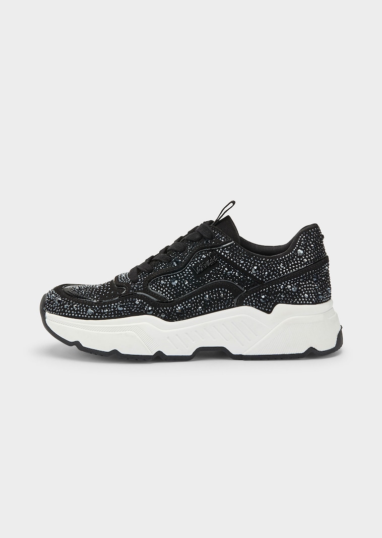 Sneaker mit Schmucksteinen