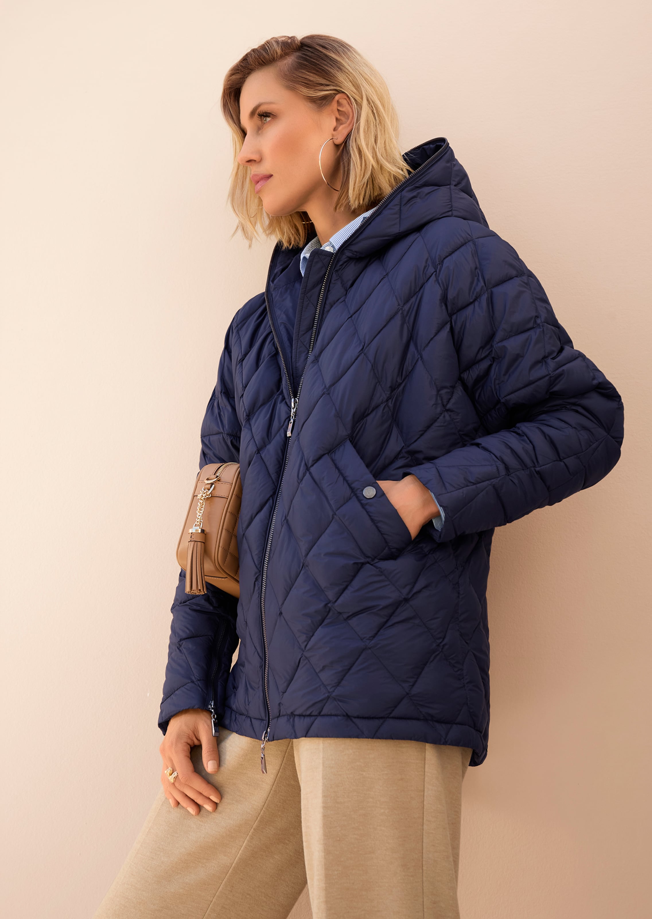 Steppjacke mit Kapuze