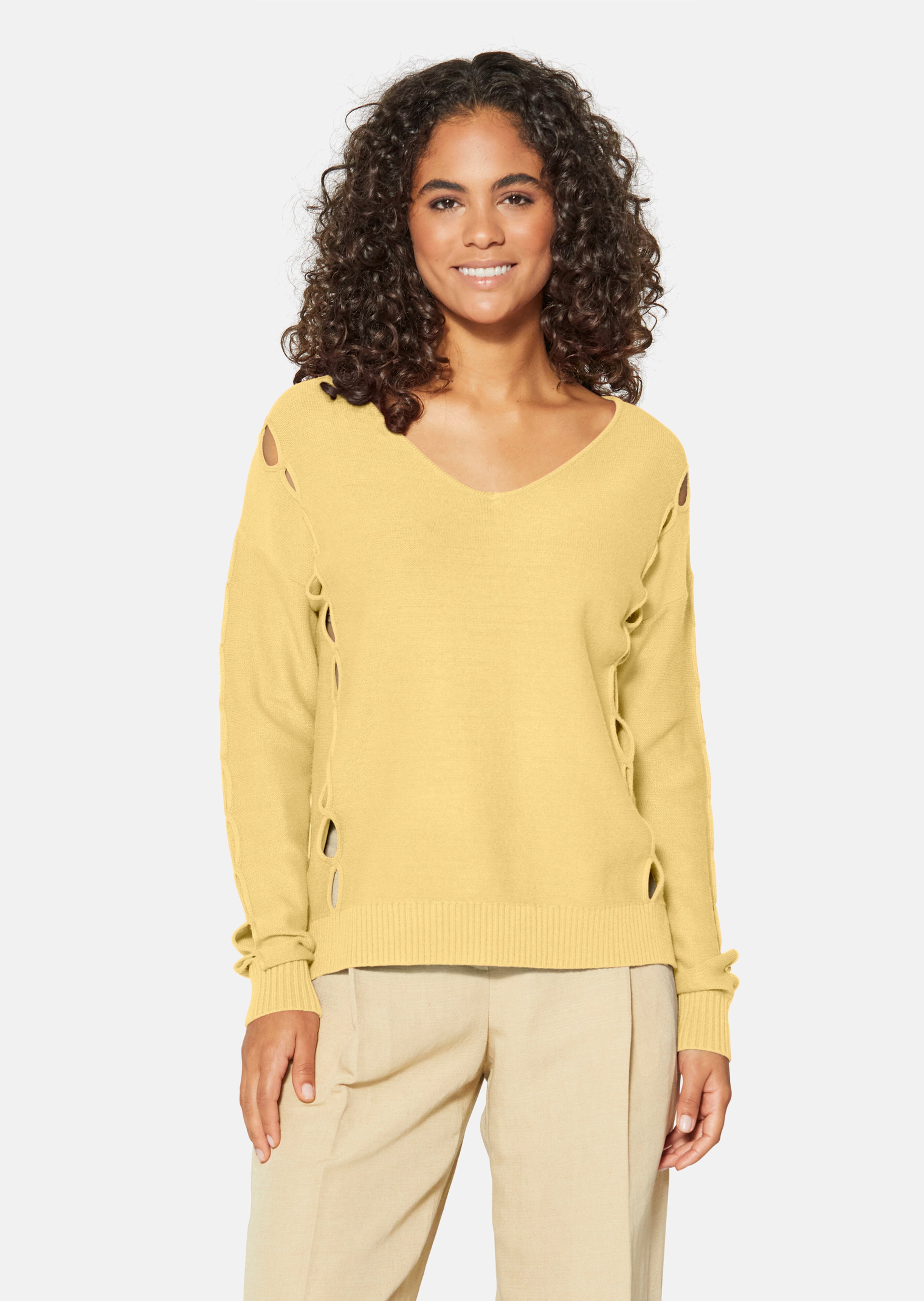 Strickpullover mit Cut-Outs und V-Ausschnitt