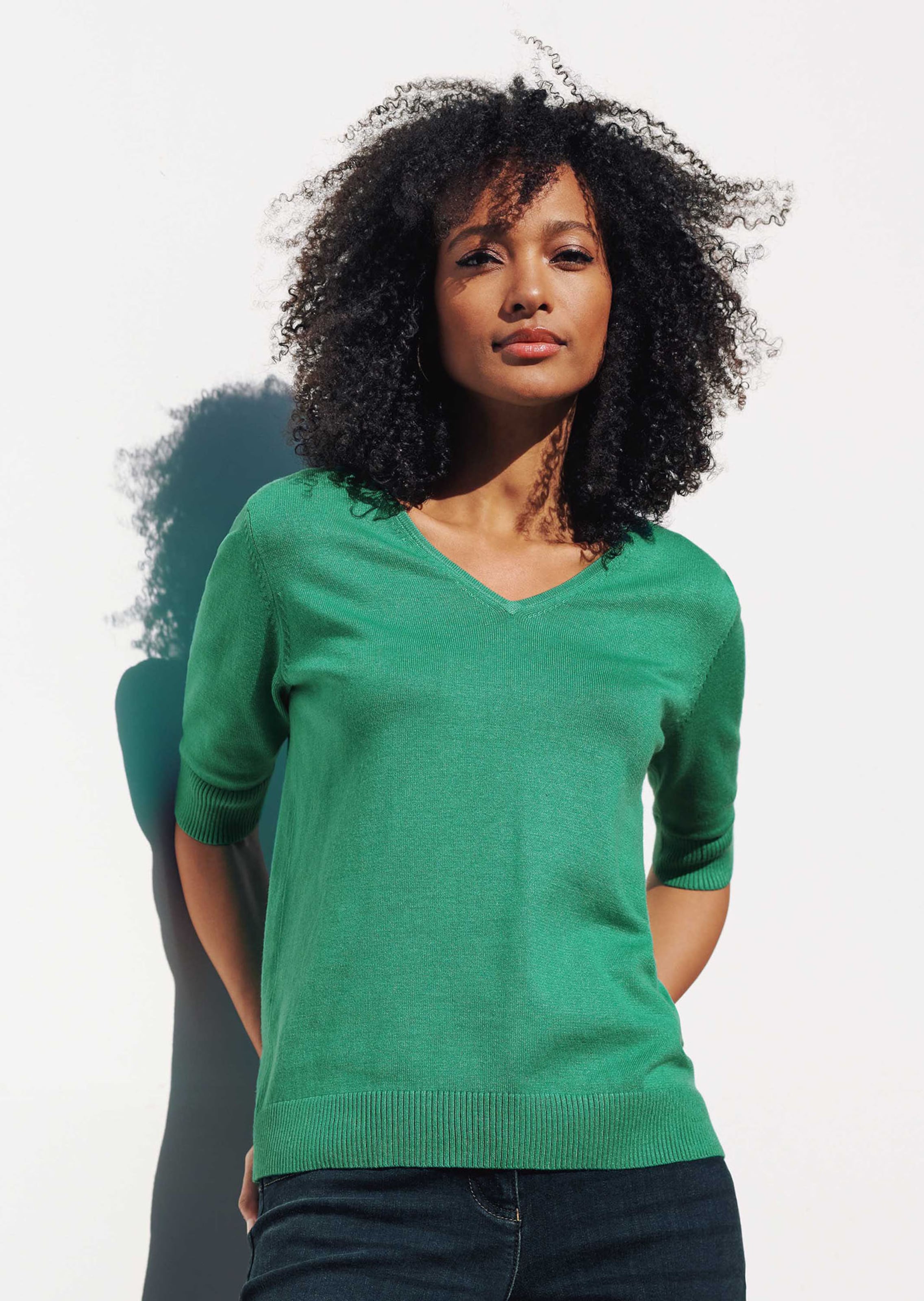 Jumper made from soft viscose stretch