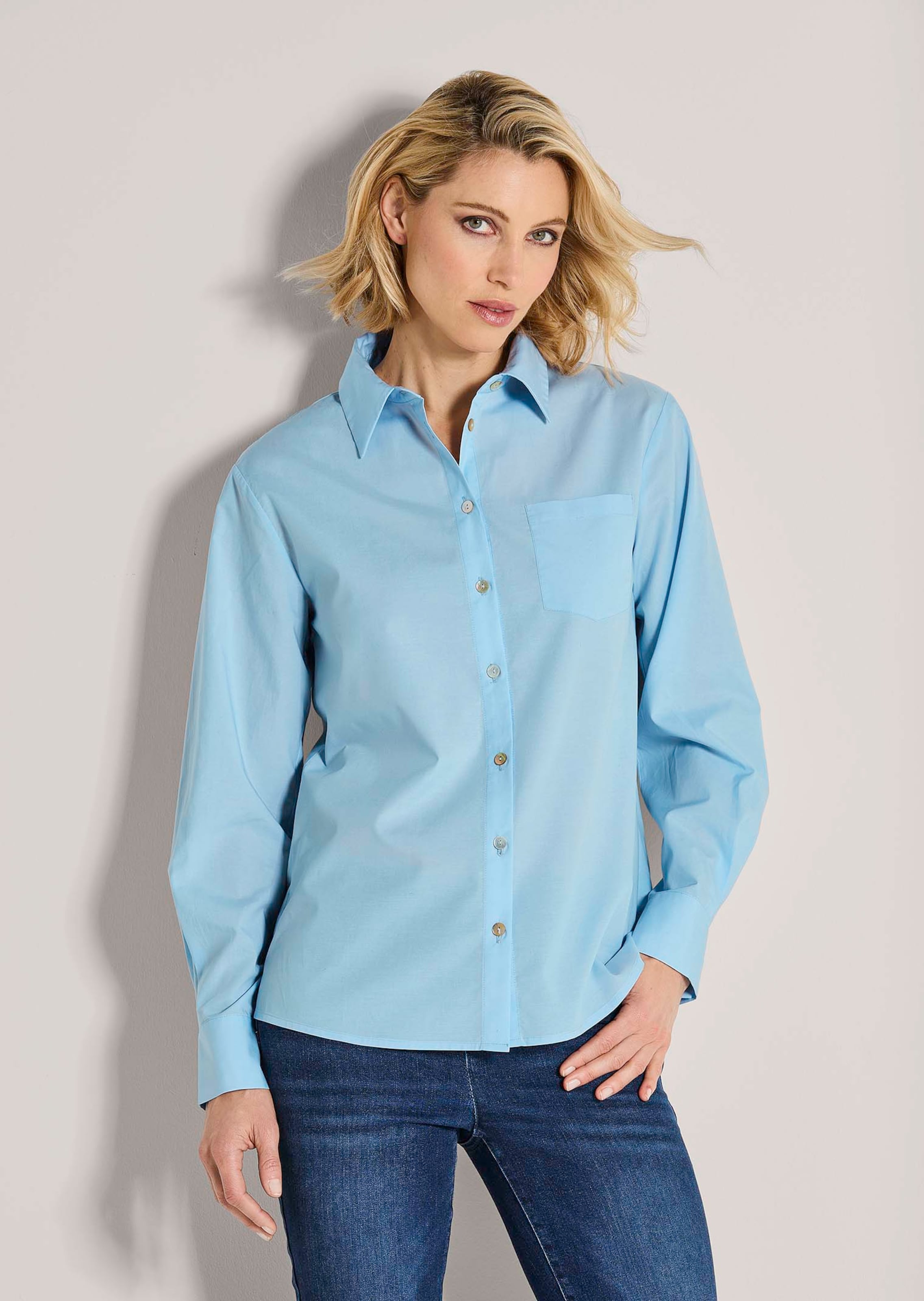 Longbluse mit gerundetem Saum