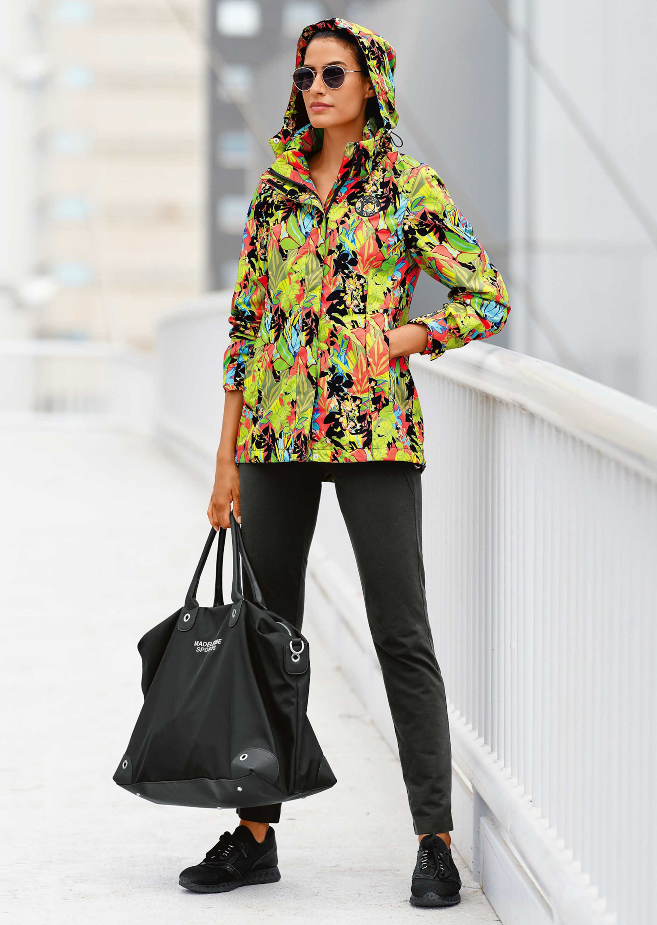 Bedruckte Outdoorjacke mit Kapuze