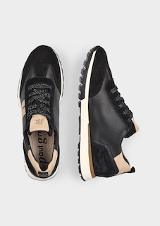 Sneakers thumbnail 2