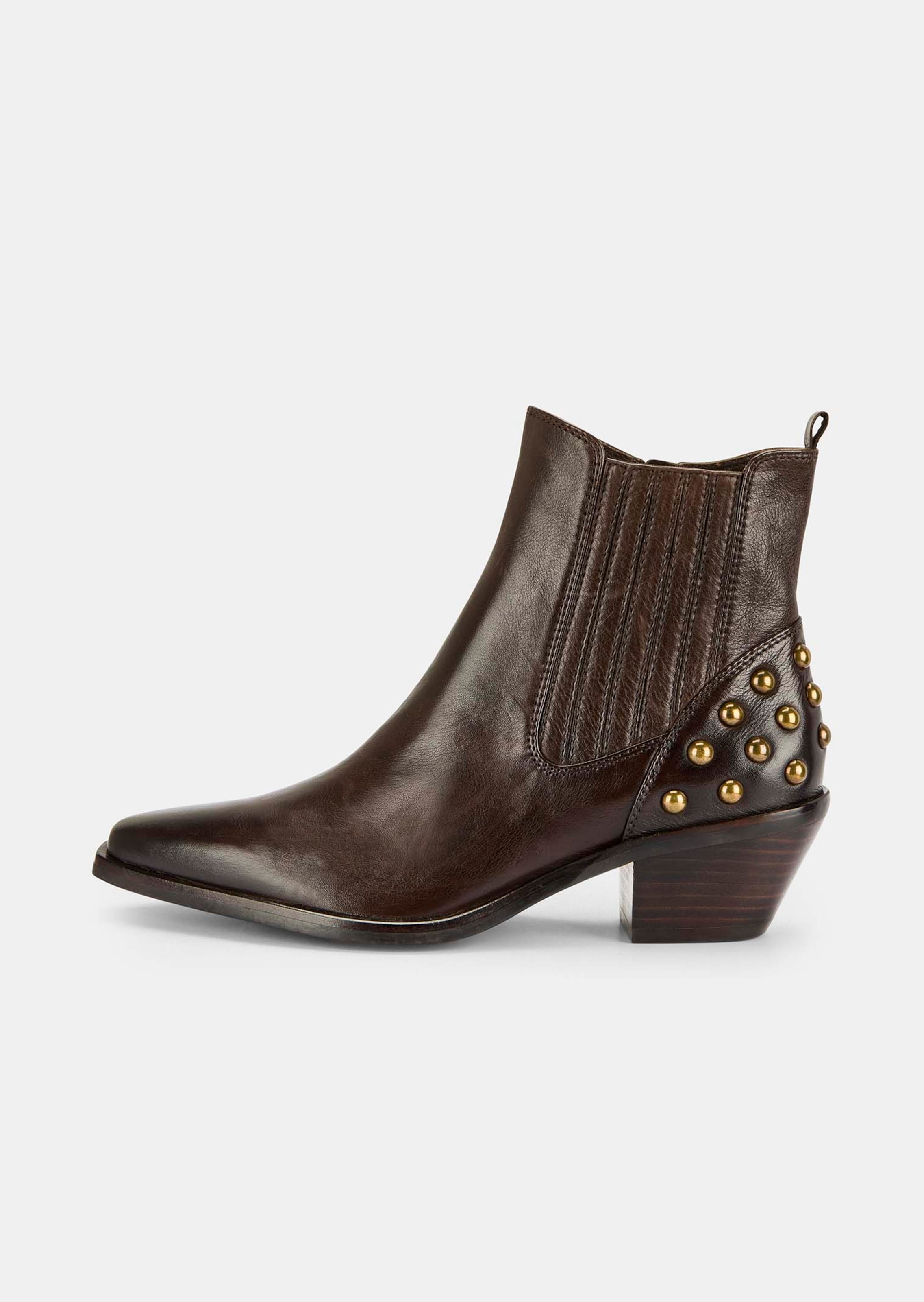 Stiefeletten im Cowboy-Look mit Nieten