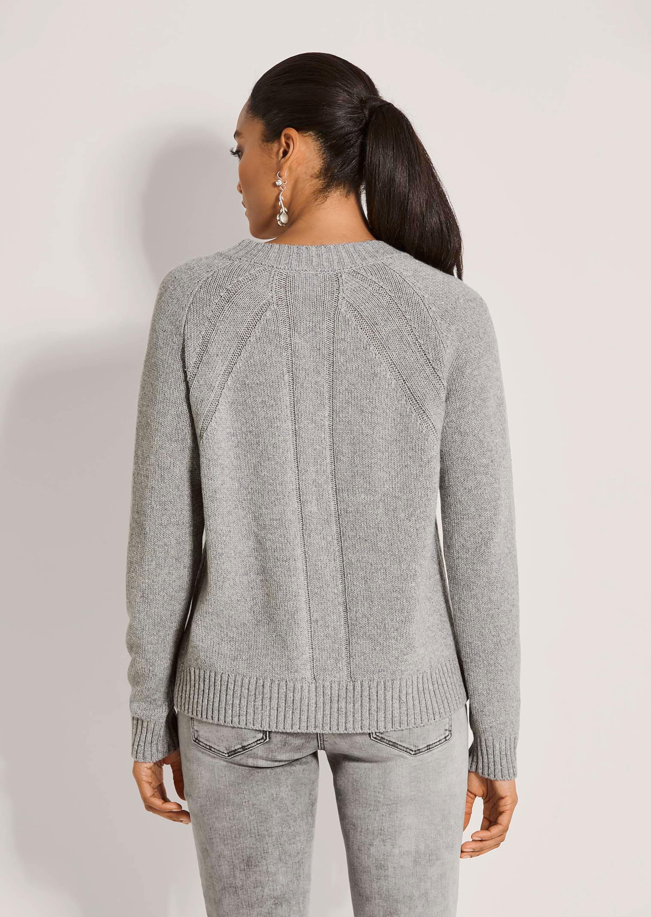 Pull en V avec cachemire et soie thumbnail 4