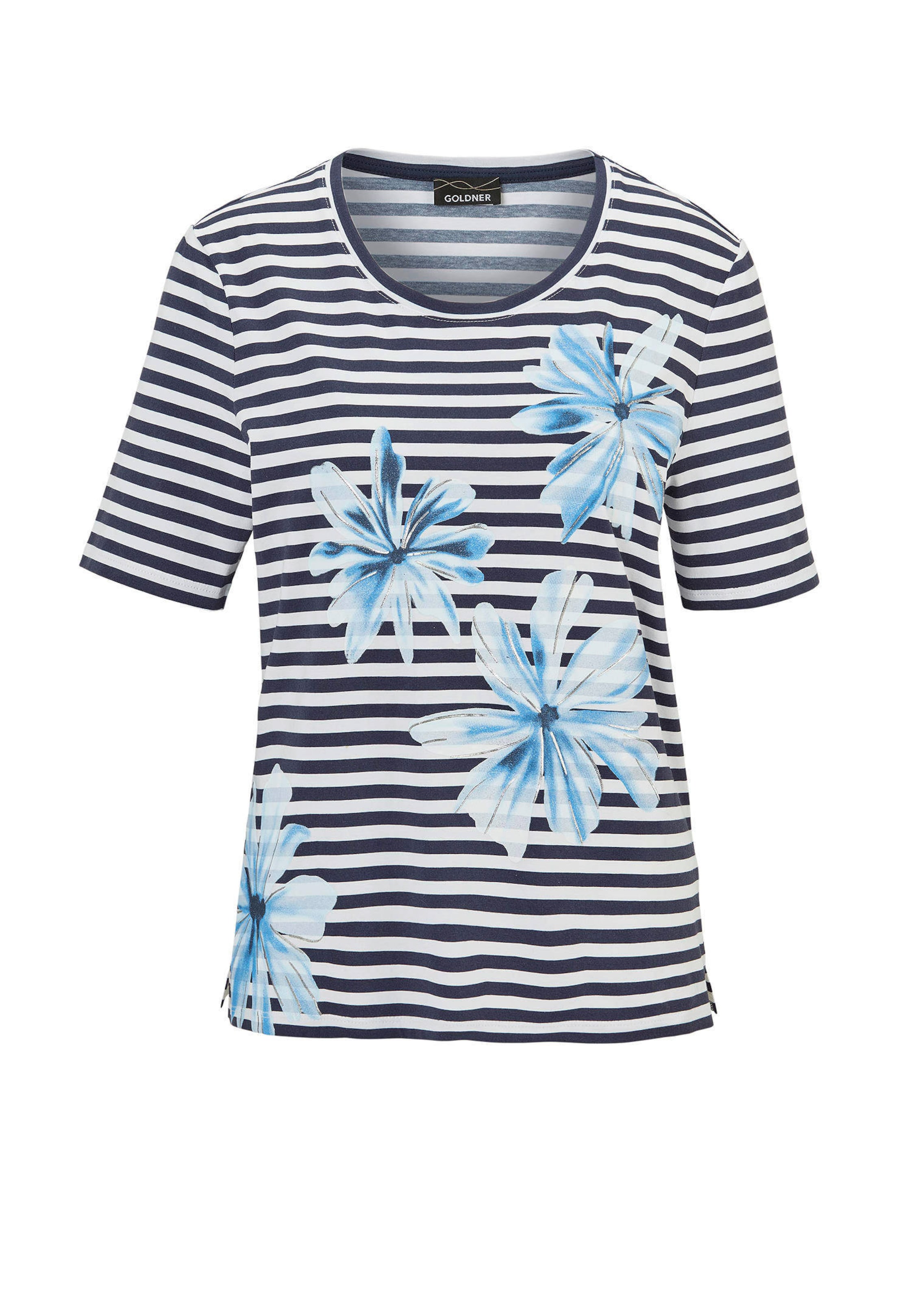 Shirt in maritimem Look