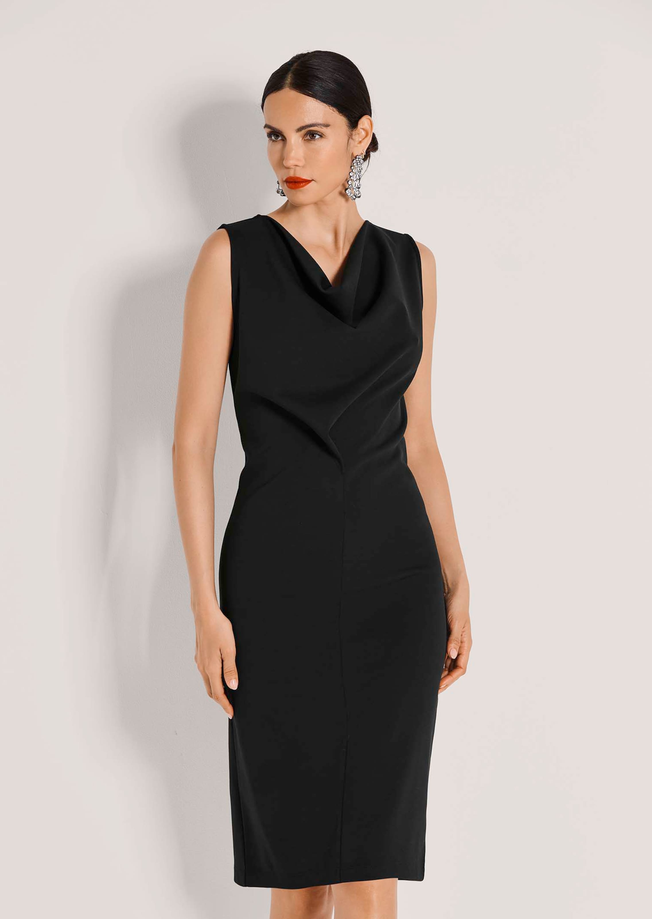 Jersey-Kleid mit Wasserfall-Ausschnitt