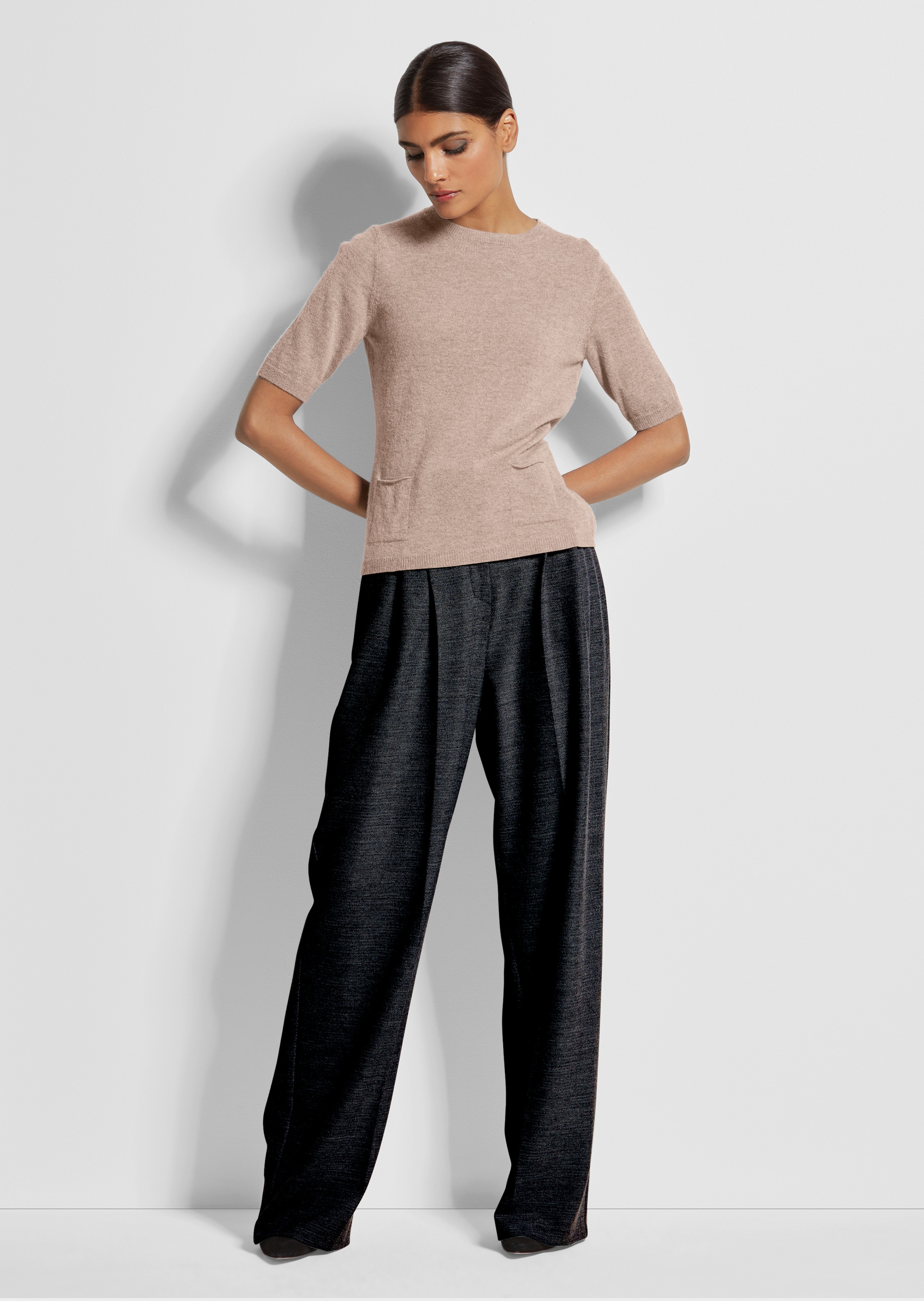 Jumper with short sleeves