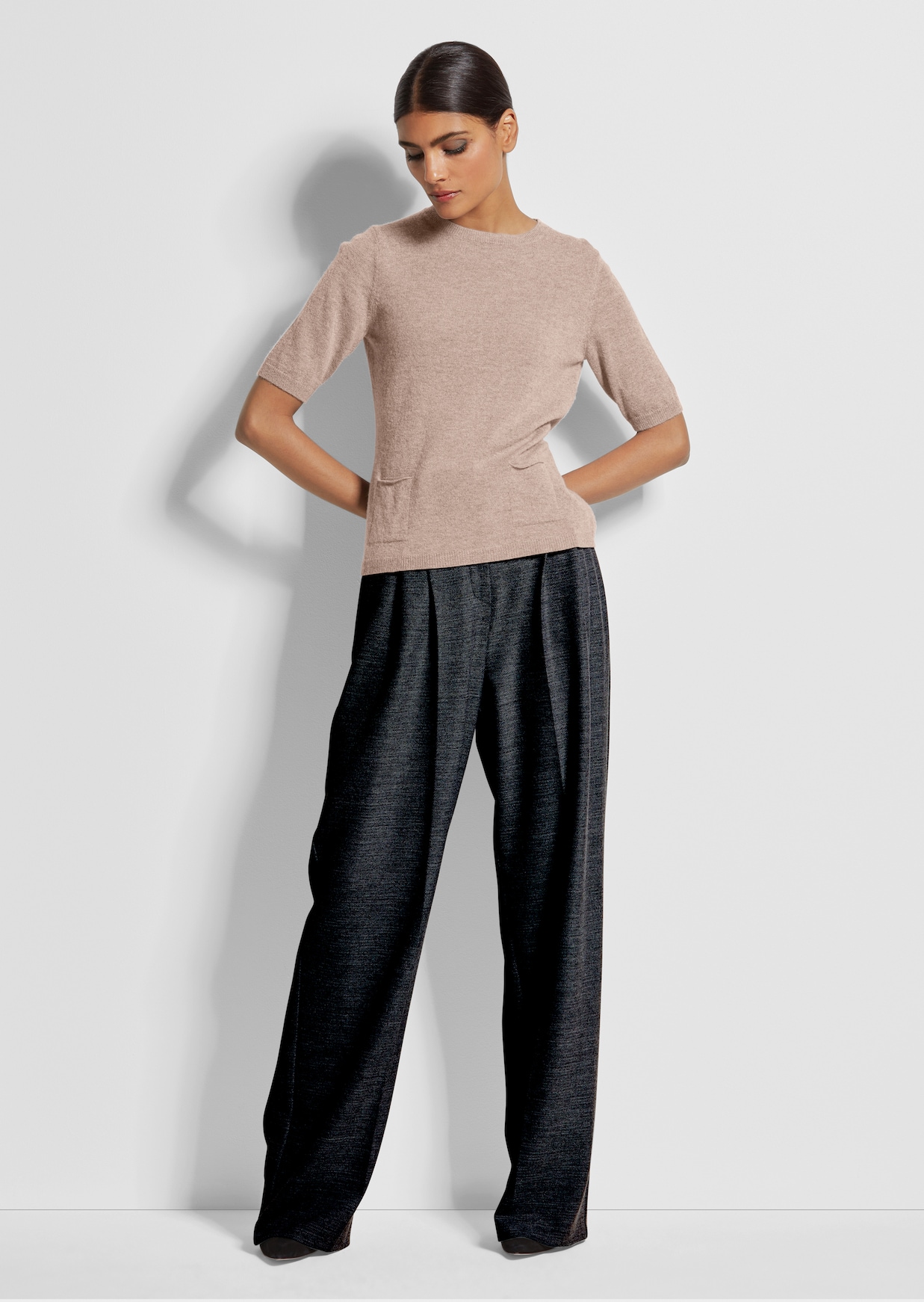 Jumper with short sleeves