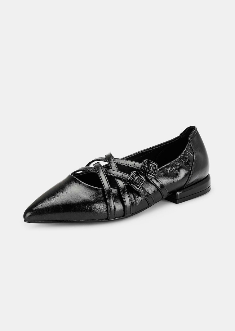 Ballerinas mit überkreuzten Riemchen