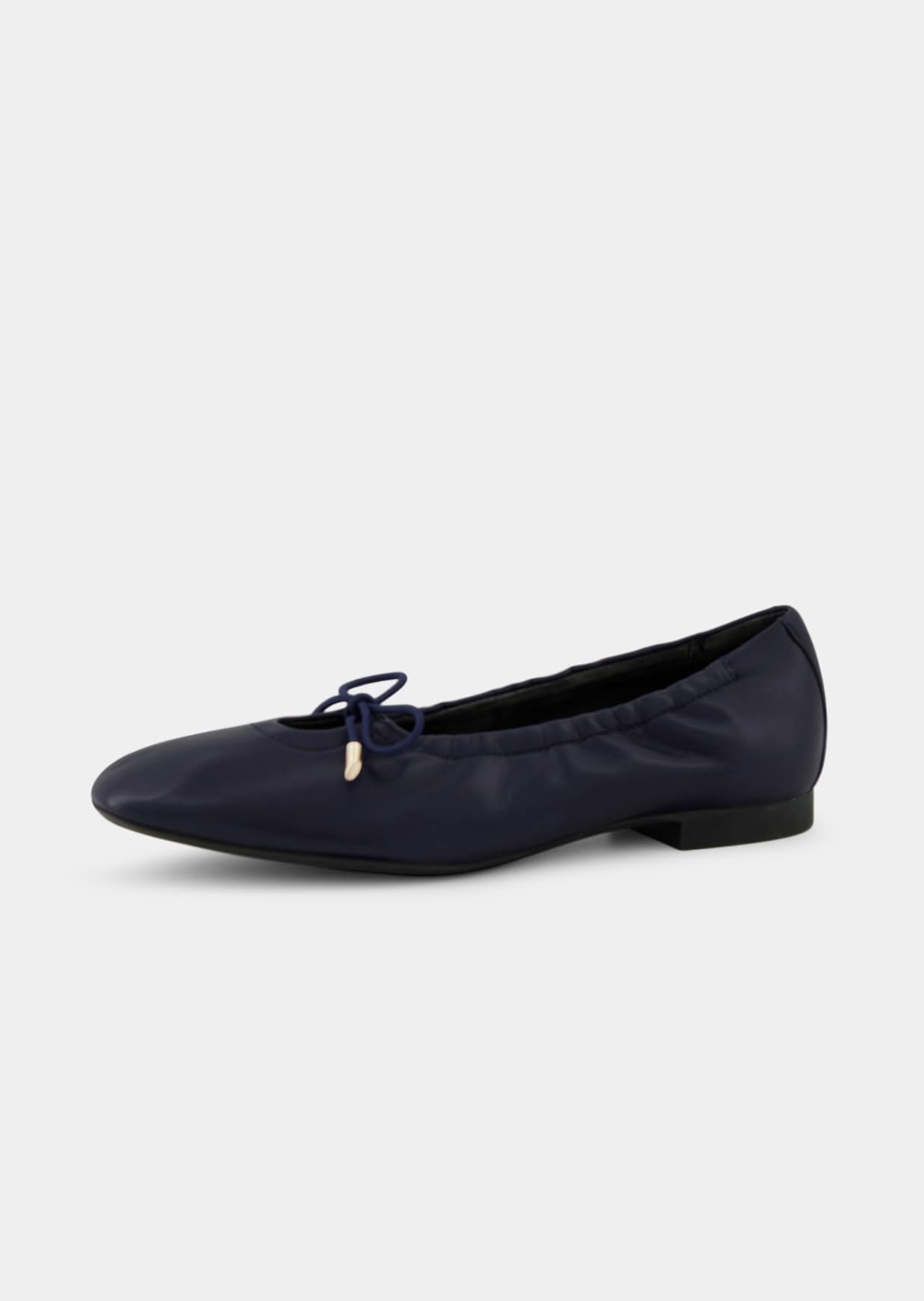 Ballerinas aus Leder mit klassischer Schleife