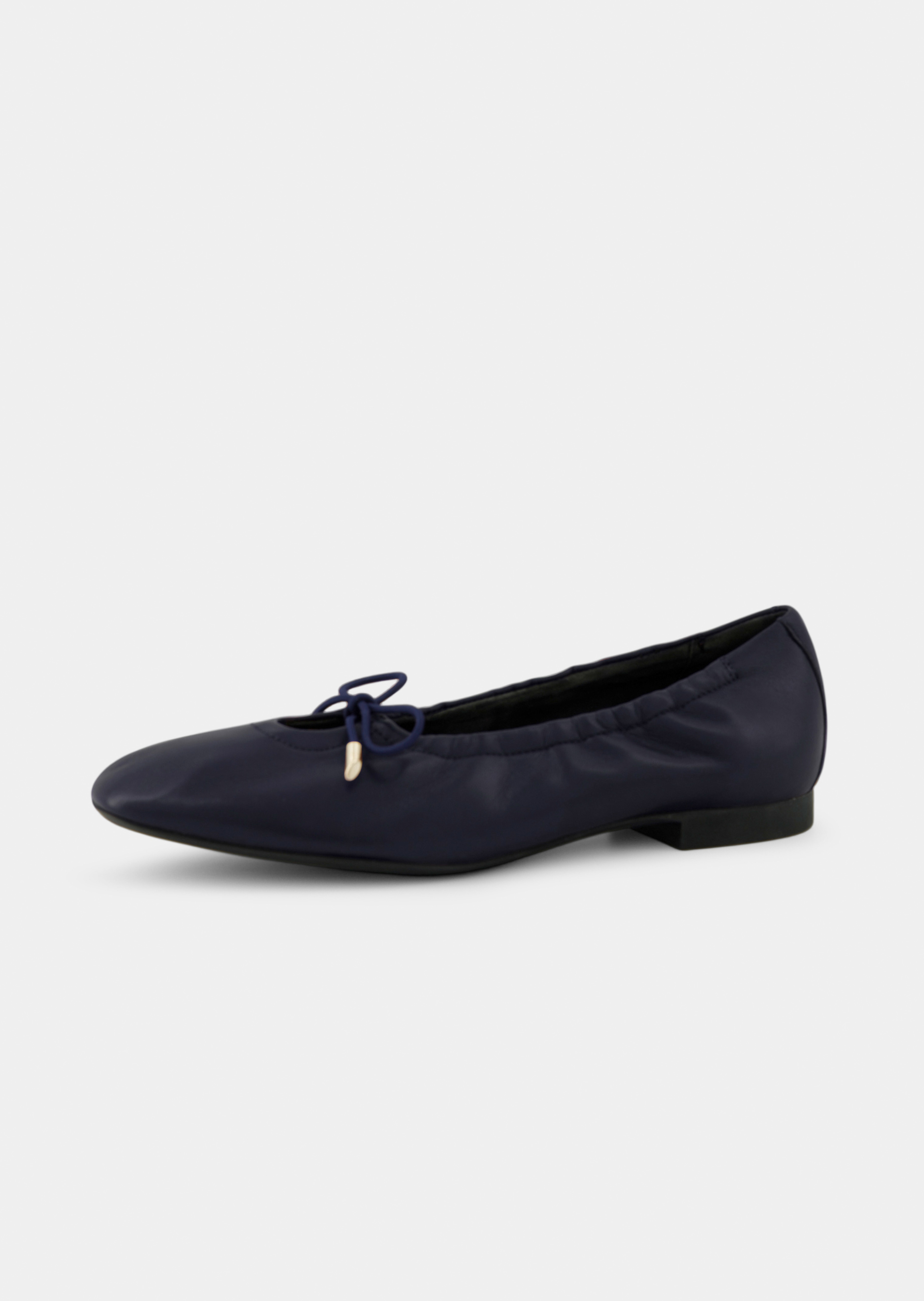 Leren ballerina's met een klassiek strikje