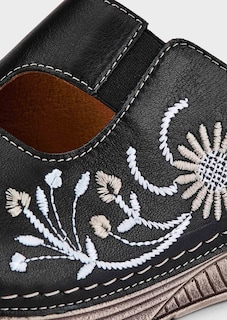 Leren sandaaltjes met bloemenmotief thumbnail 3