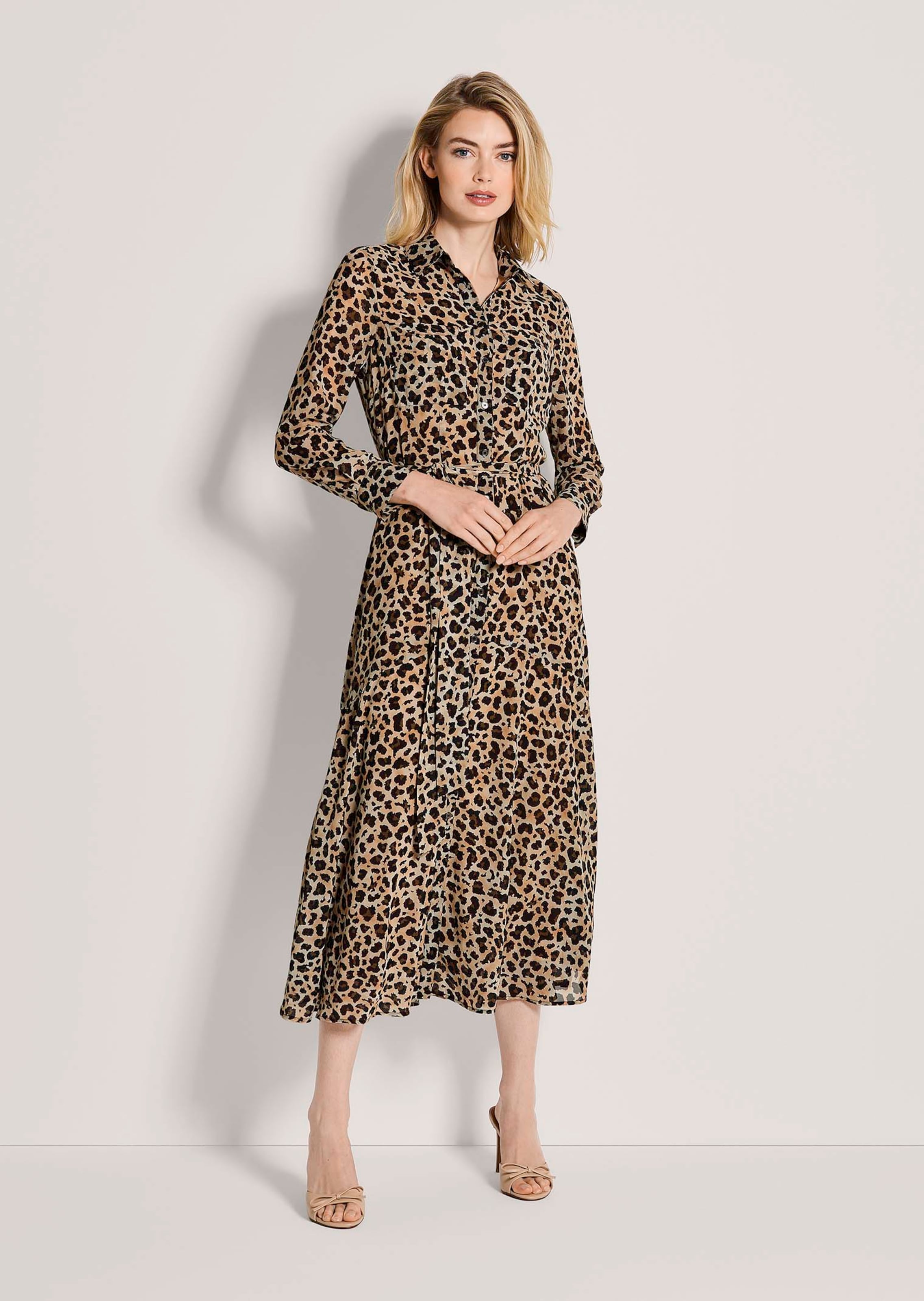 Langes Hemdblusenkleid mit Leo-Muster