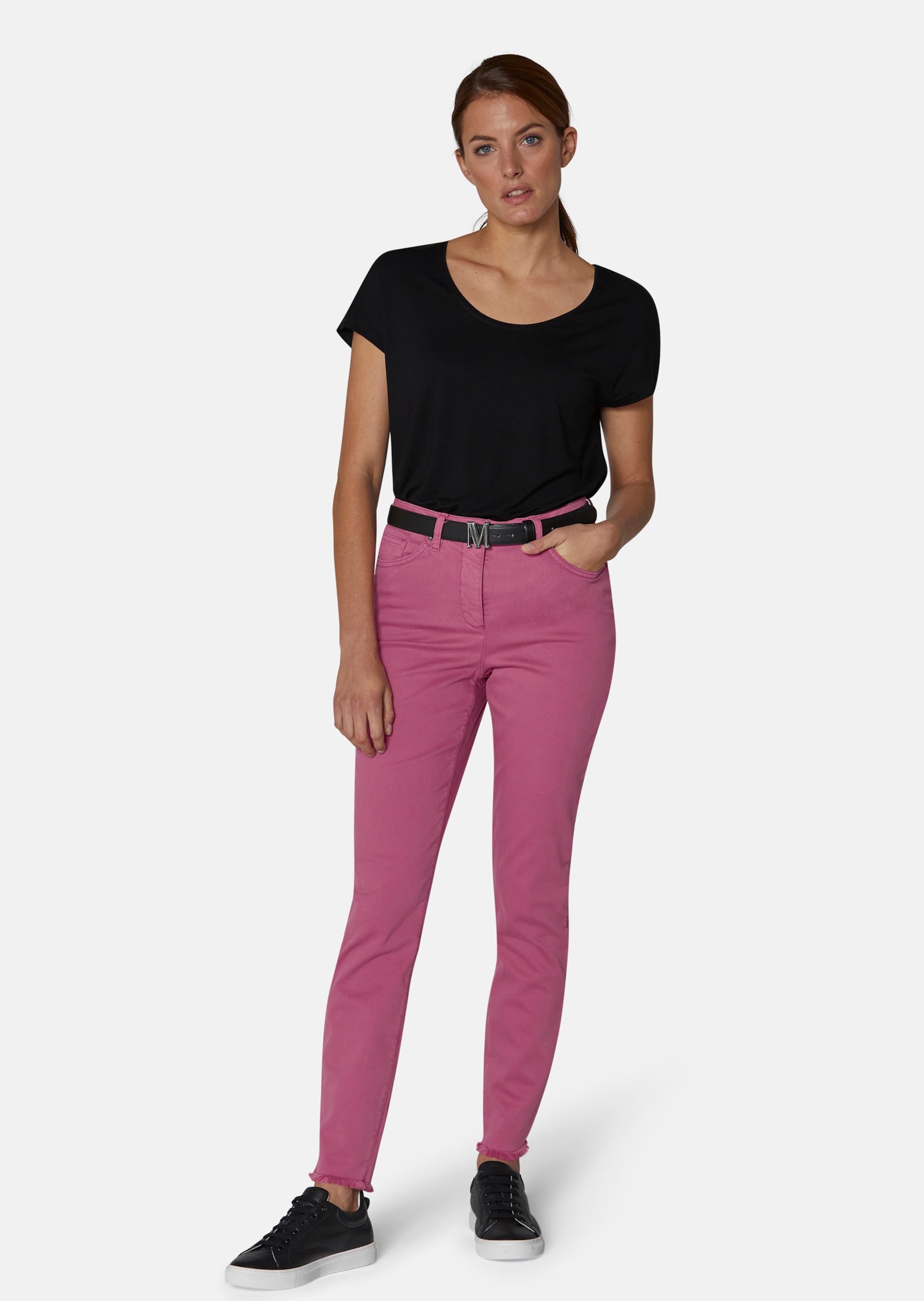 Jeans mit feinem Fransensaum