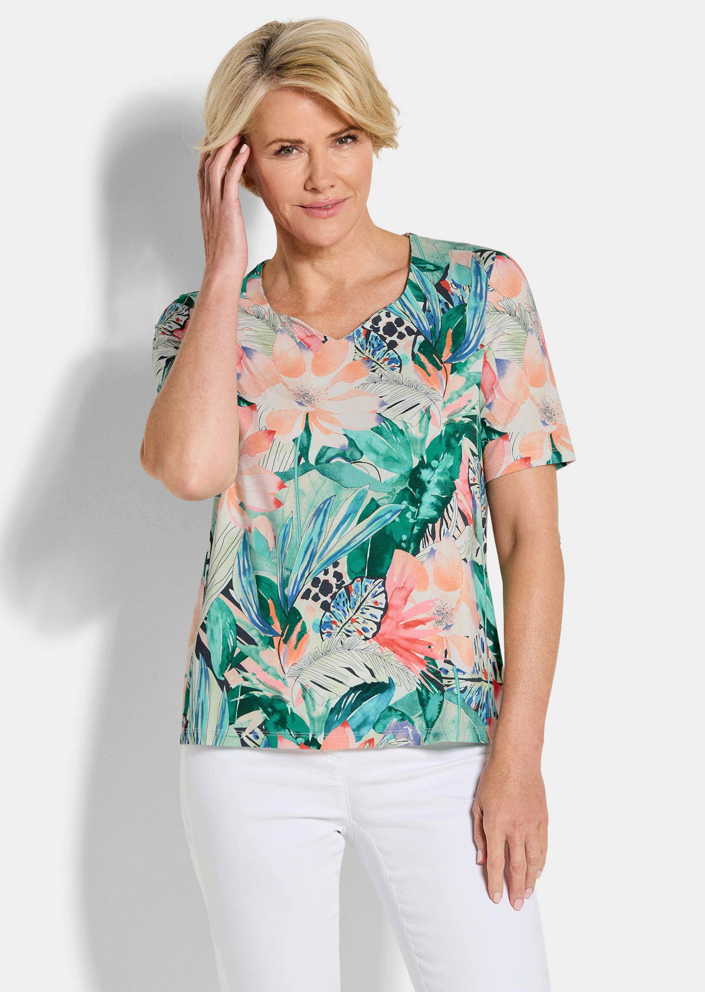 Elegant shirt met hartvormige halslijn
