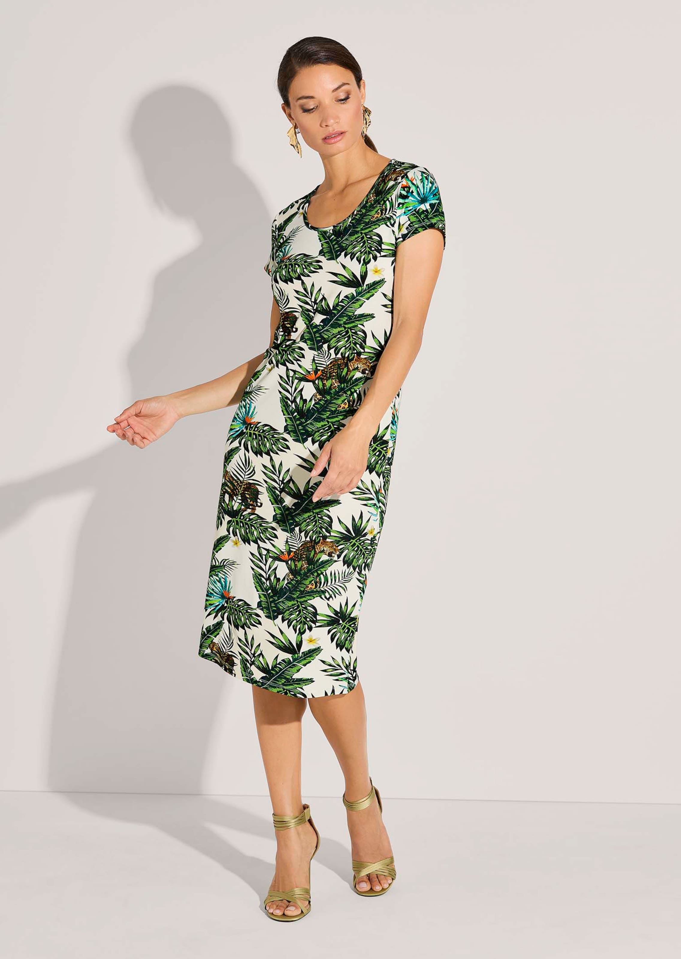 Sommerliches Jerseykleid mit Dschungelprint