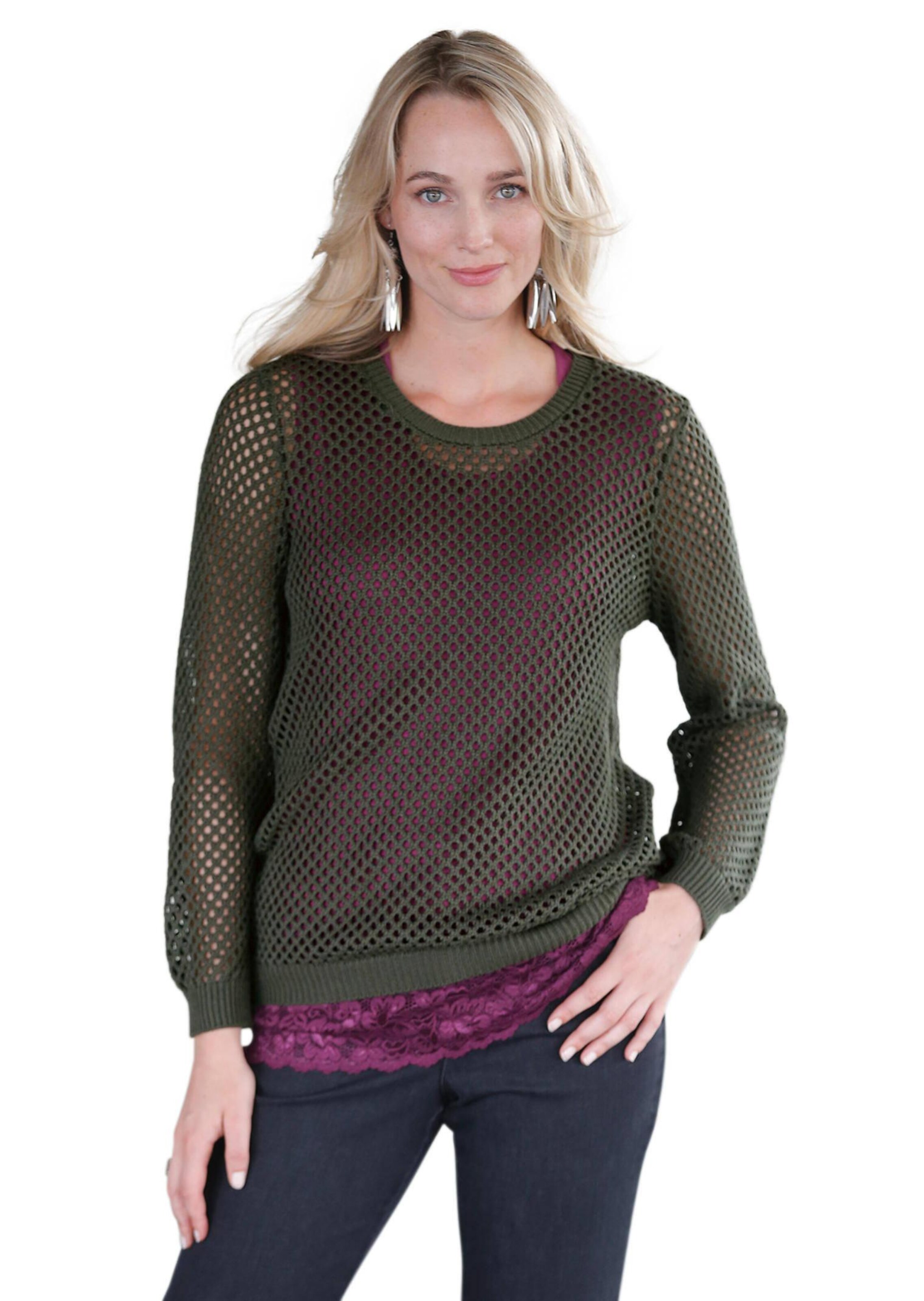 Sommerlicher Strickpullover mit Ajourmuster