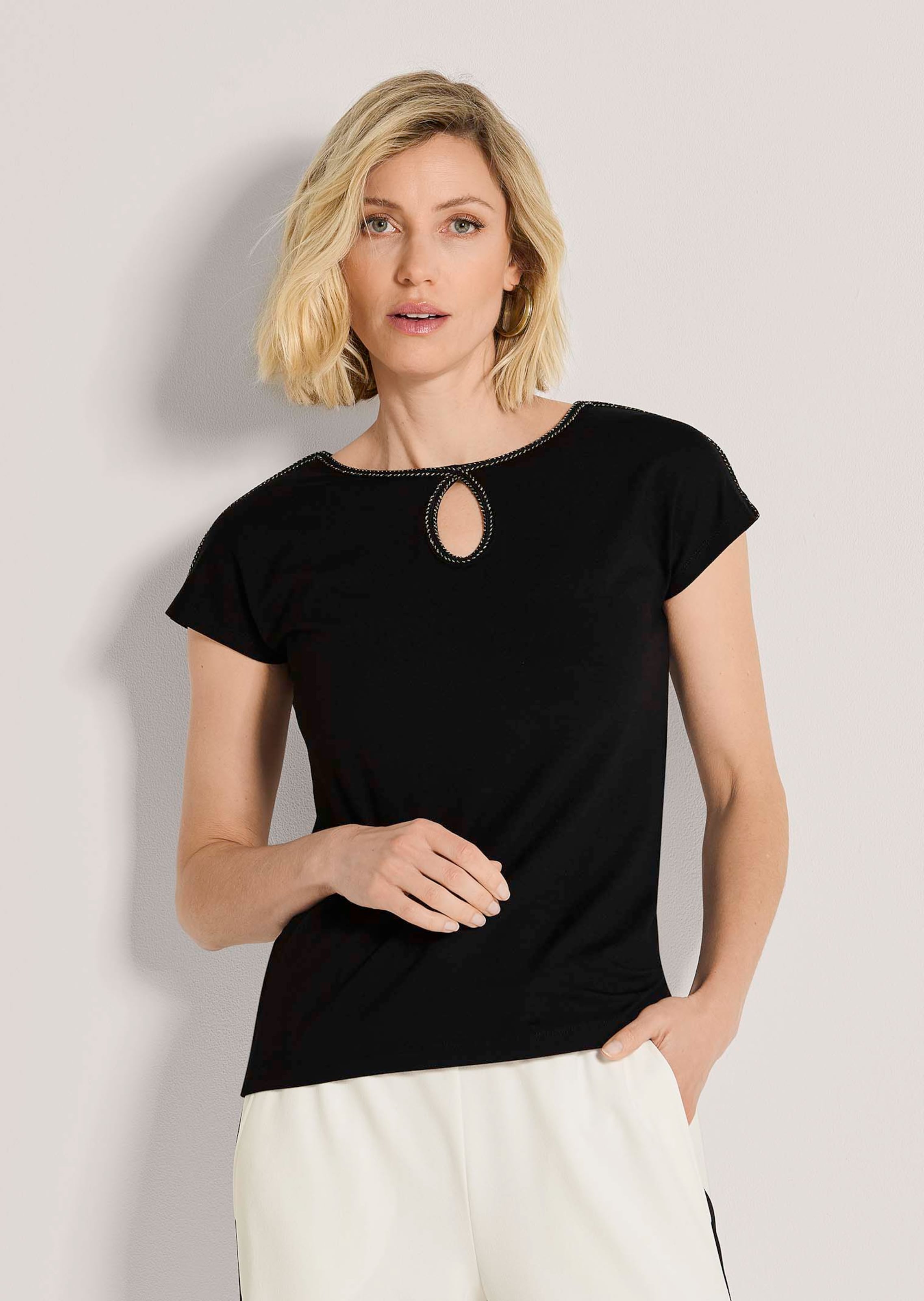 Shirt mit Cut-out und Schmuckband