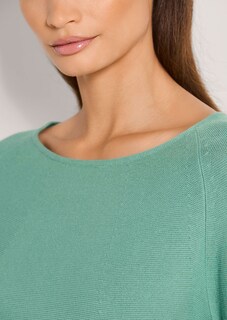 Pullover in modischer Kurzform thumbnail 5