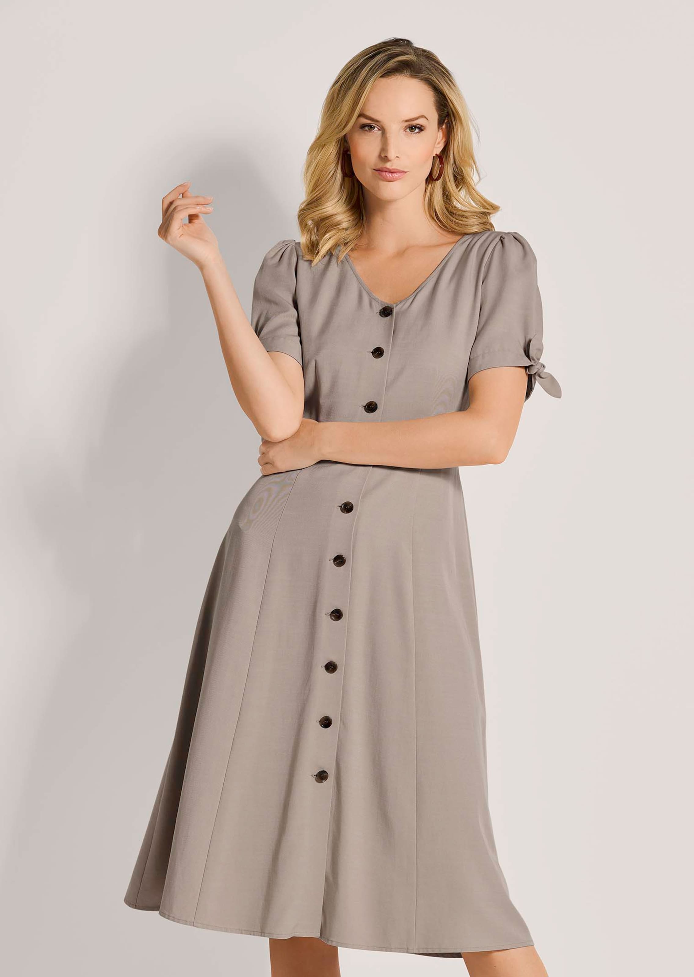 Sommerkleid mit Knopfleiste