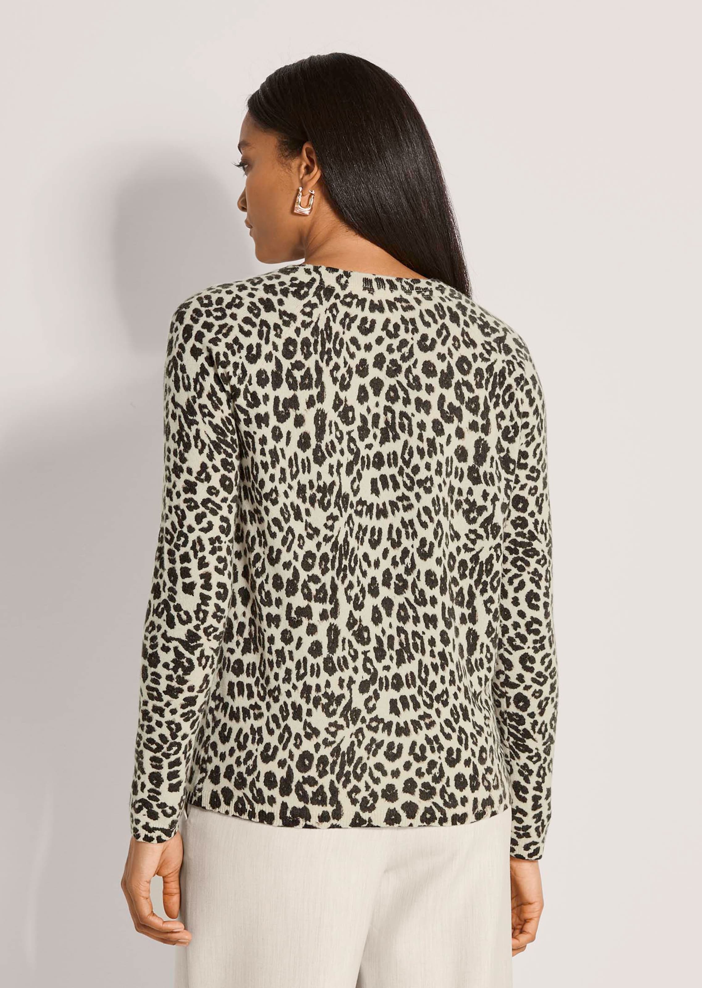 Pull en cachemire avec motif léopard thumbnail 4
