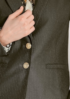 Nadelstreifen-Blazer mit goldfarbenen Wappenknöpfen thumbnail 6