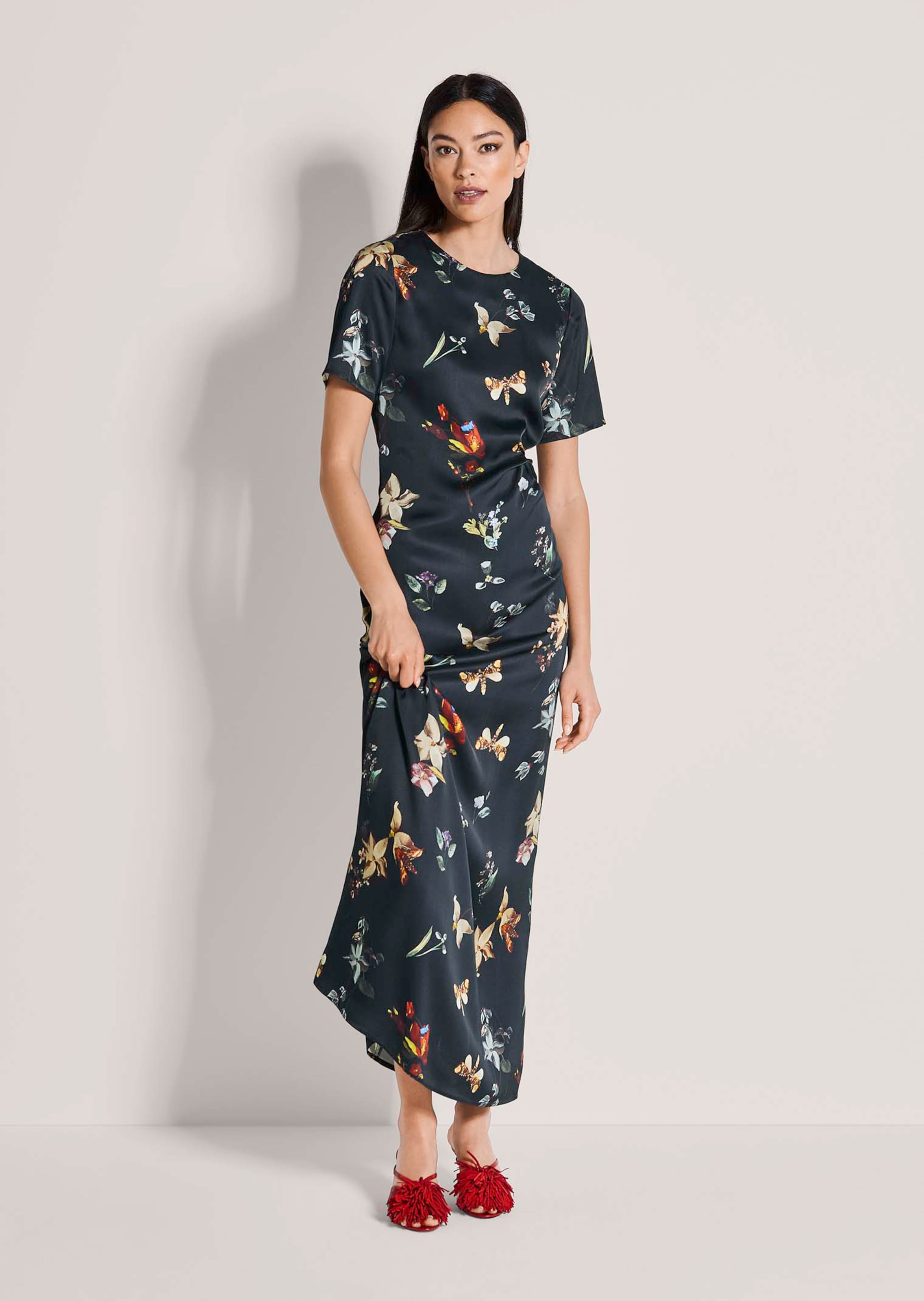 Maxikleid mit Drapierung
