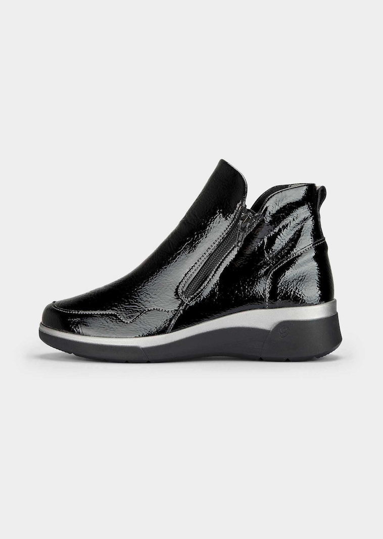 Stiefeletten in Lack-Optik
