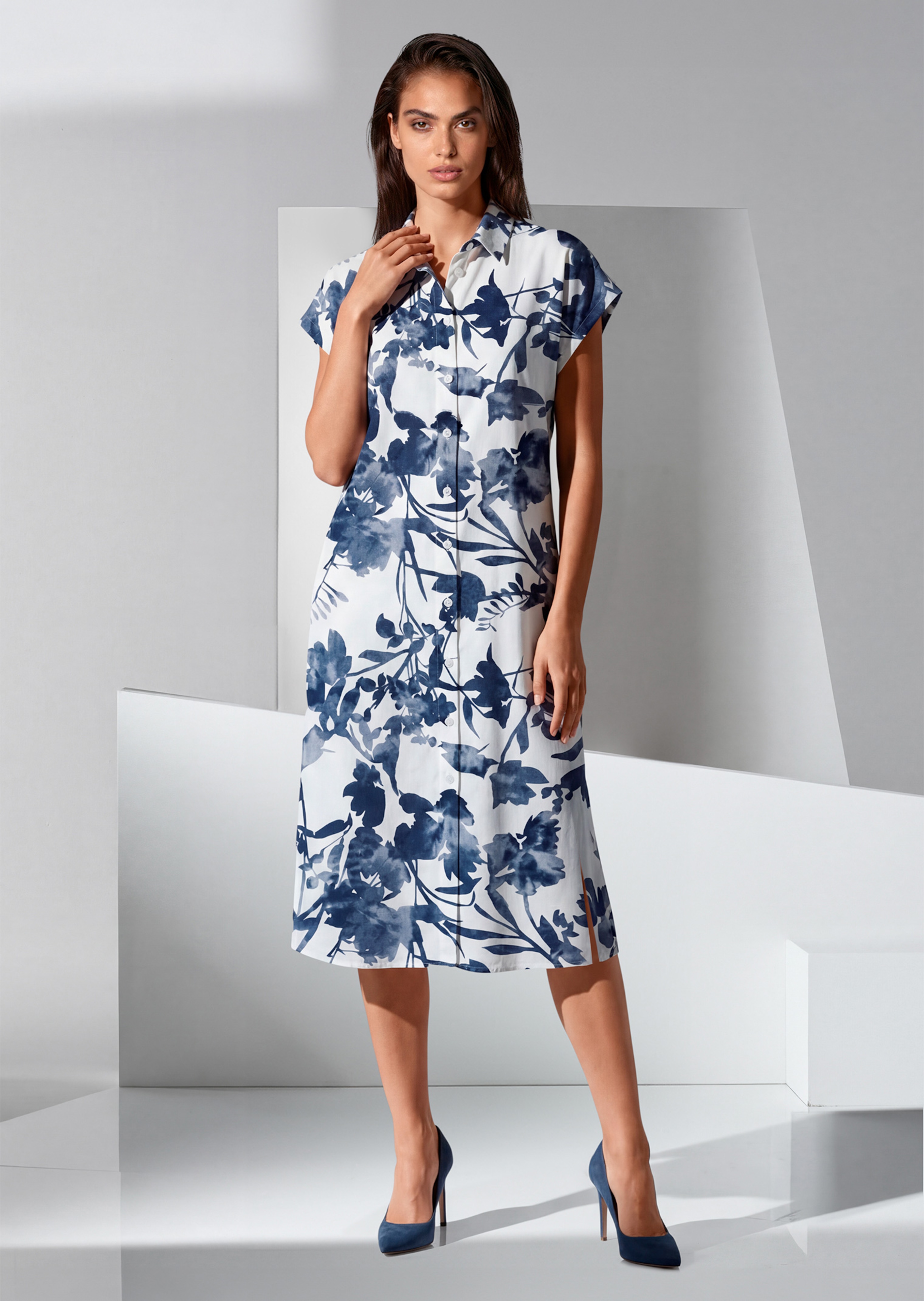 Hemdblusenkleid aus Viskose mit Blütenprint