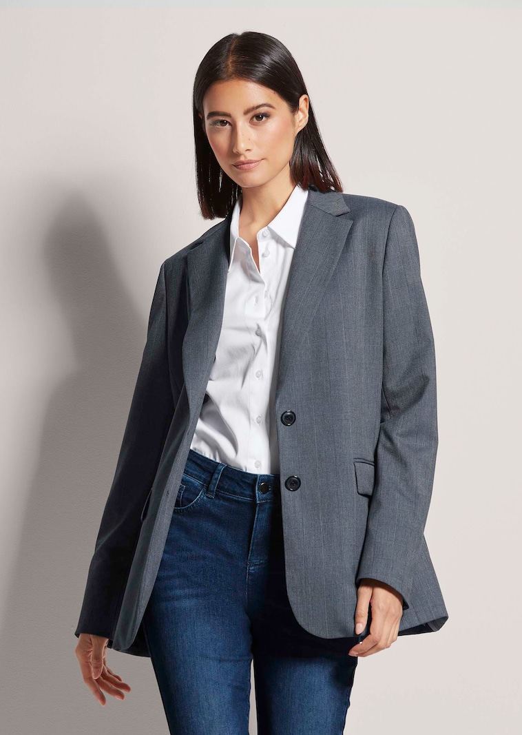 Legerer Longblazer mit dezentem Karomuster