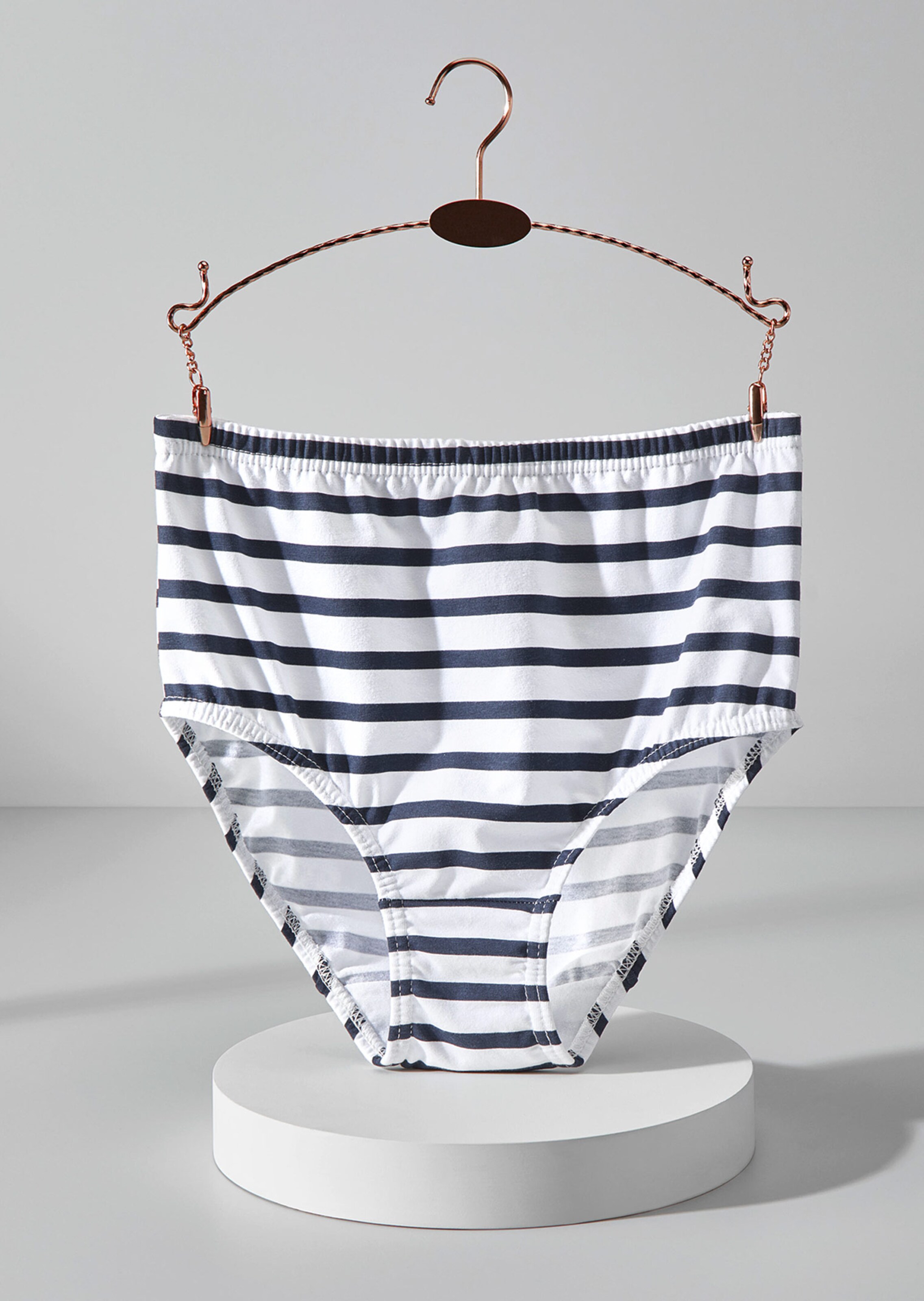 Lot de slips taille basse en coton thumbnail 4