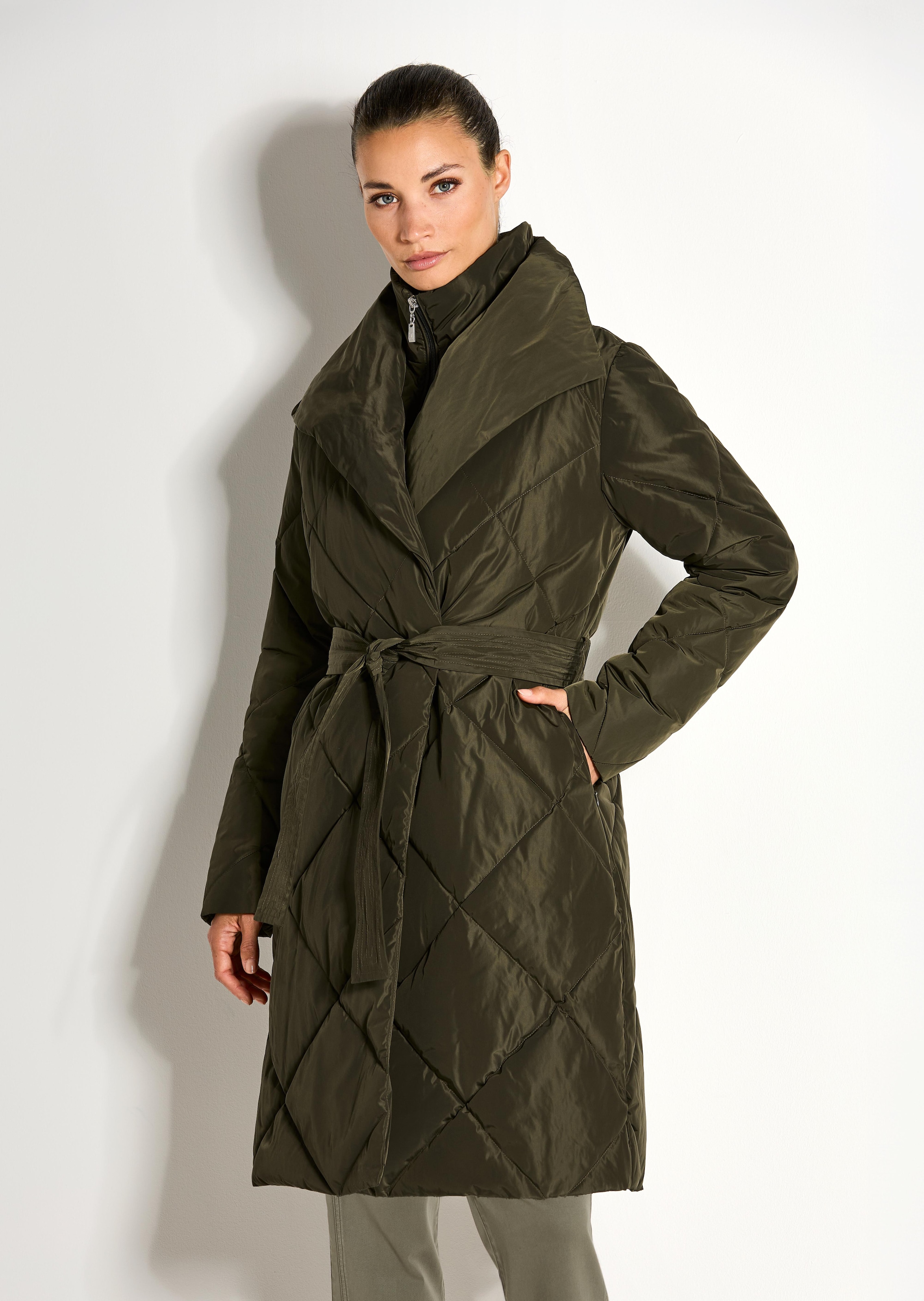 Manteau matelassé en losange avec ceinture à nouer