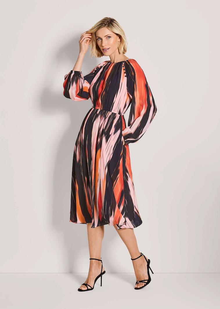 Tailliertes Midi-Kleid