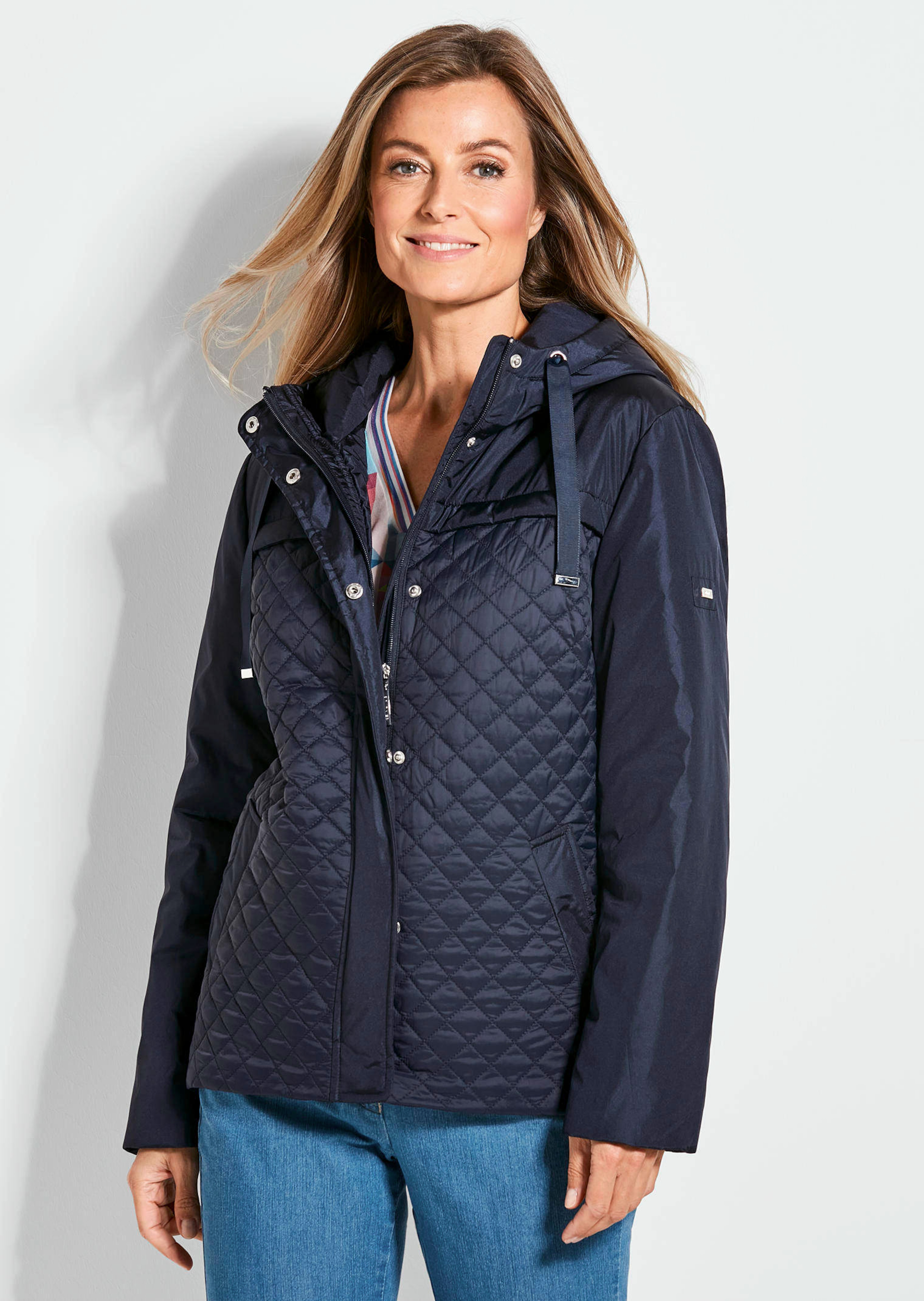 Steppjacke mit Kapuze