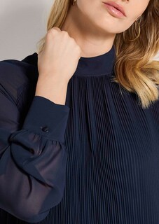 Kurzes Plissee-Kleid mit Stehkragen thumbnail 6