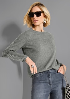 Pull orné de strass thumbnail 1