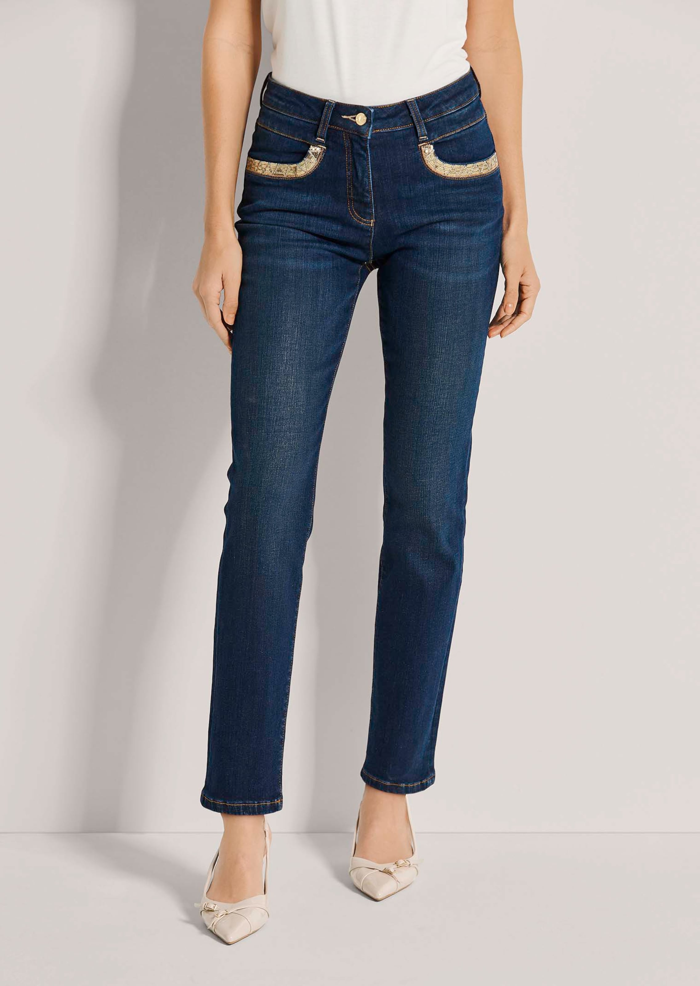 Slim jeans with sequins