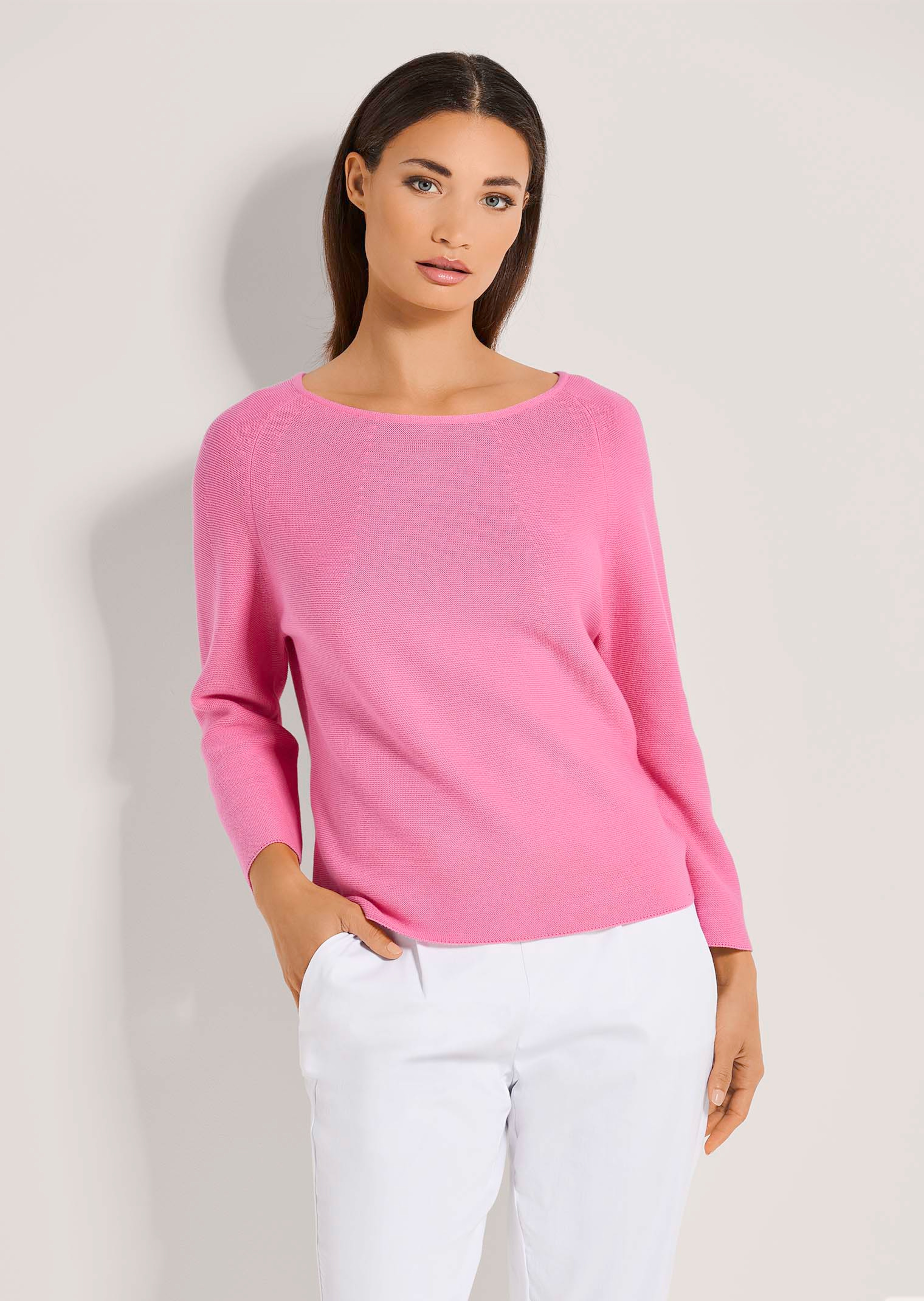 Pullover in modischer Kurzform