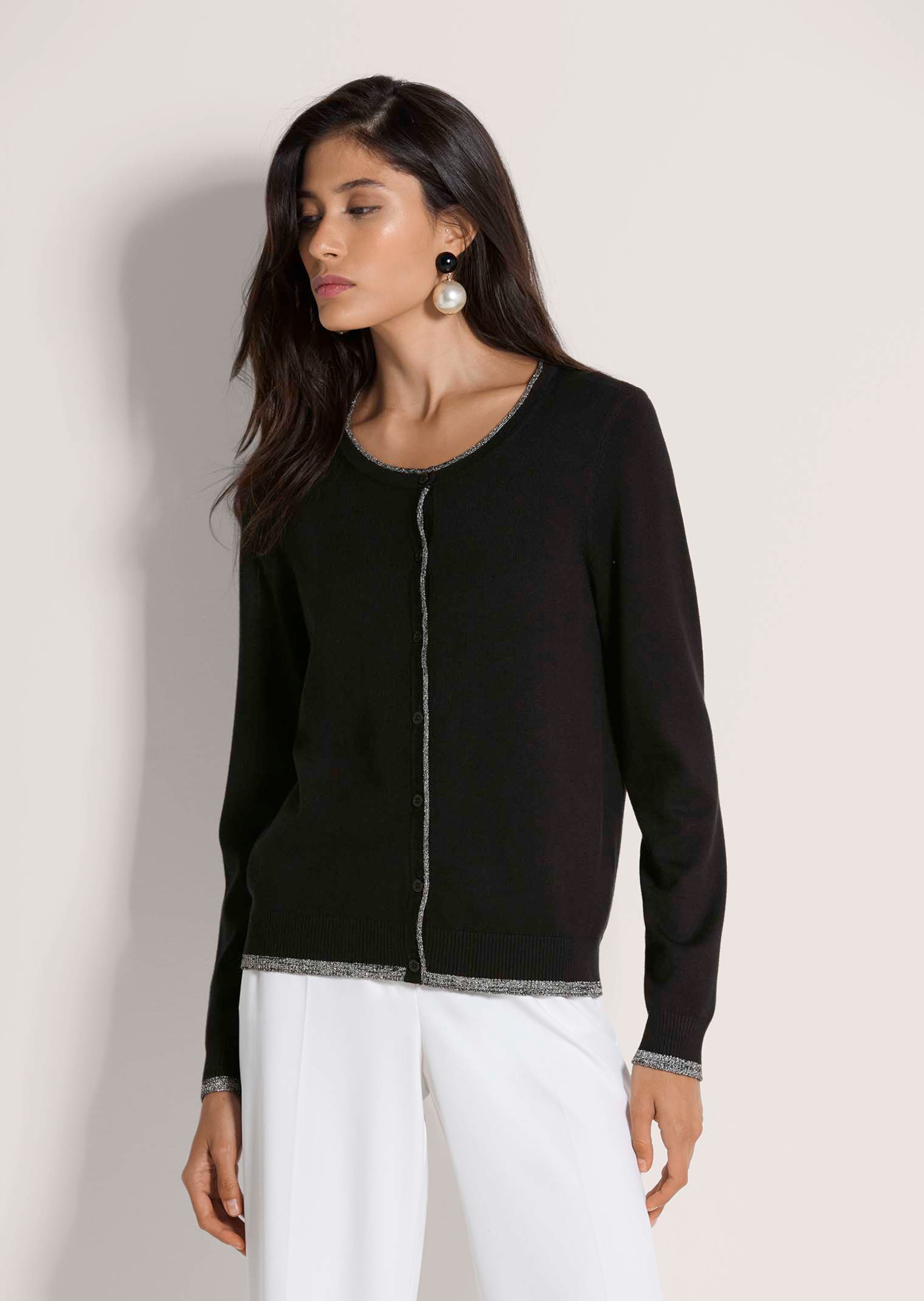 Cardigan with glazed yarn