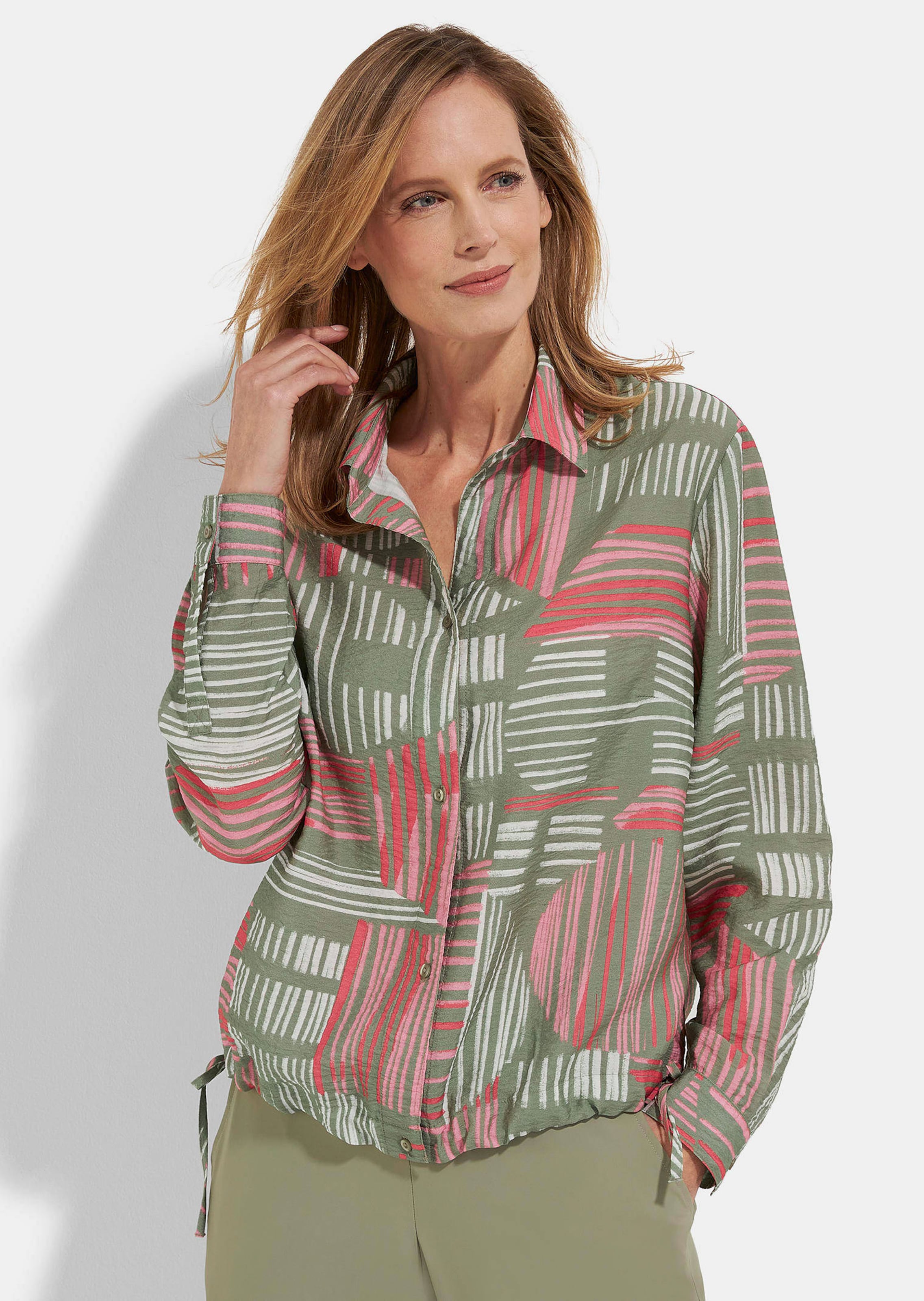 Blouse estivale avec lien de serrage à la base