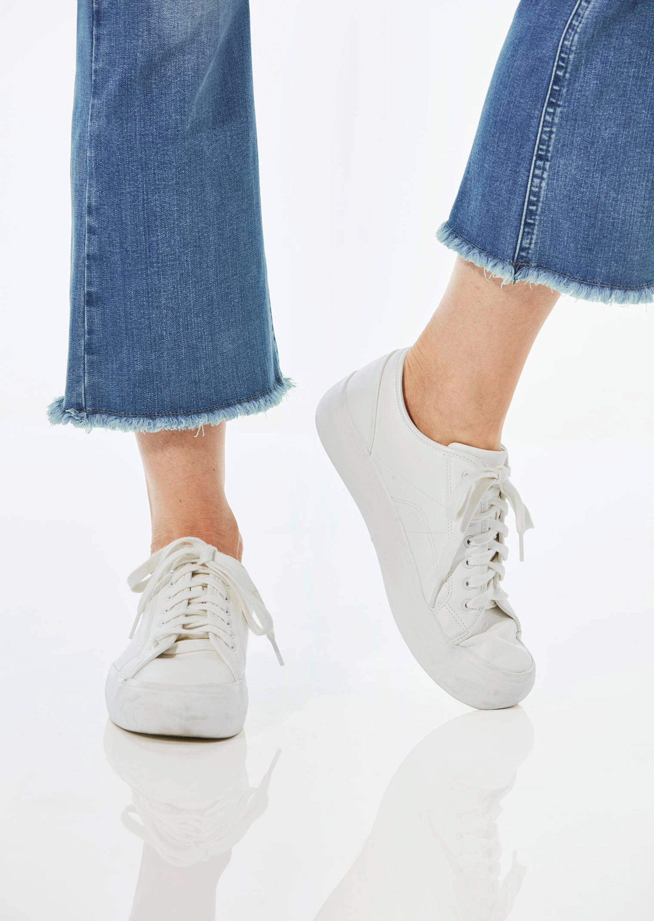 Jeans CARLA mit ausgestelltem Bein thumbnail 5