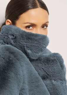 Manteau long en fausse fourrure thumbnail 6