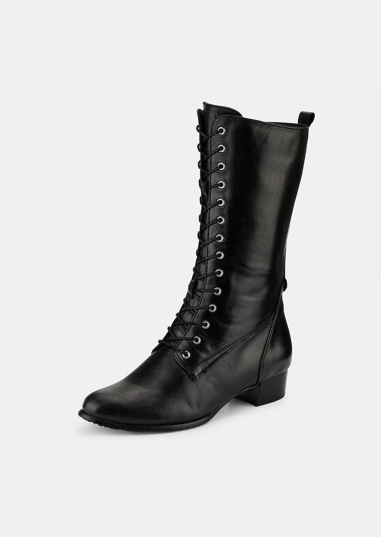Schnürstiefel mit niedrigem Blockabsatz