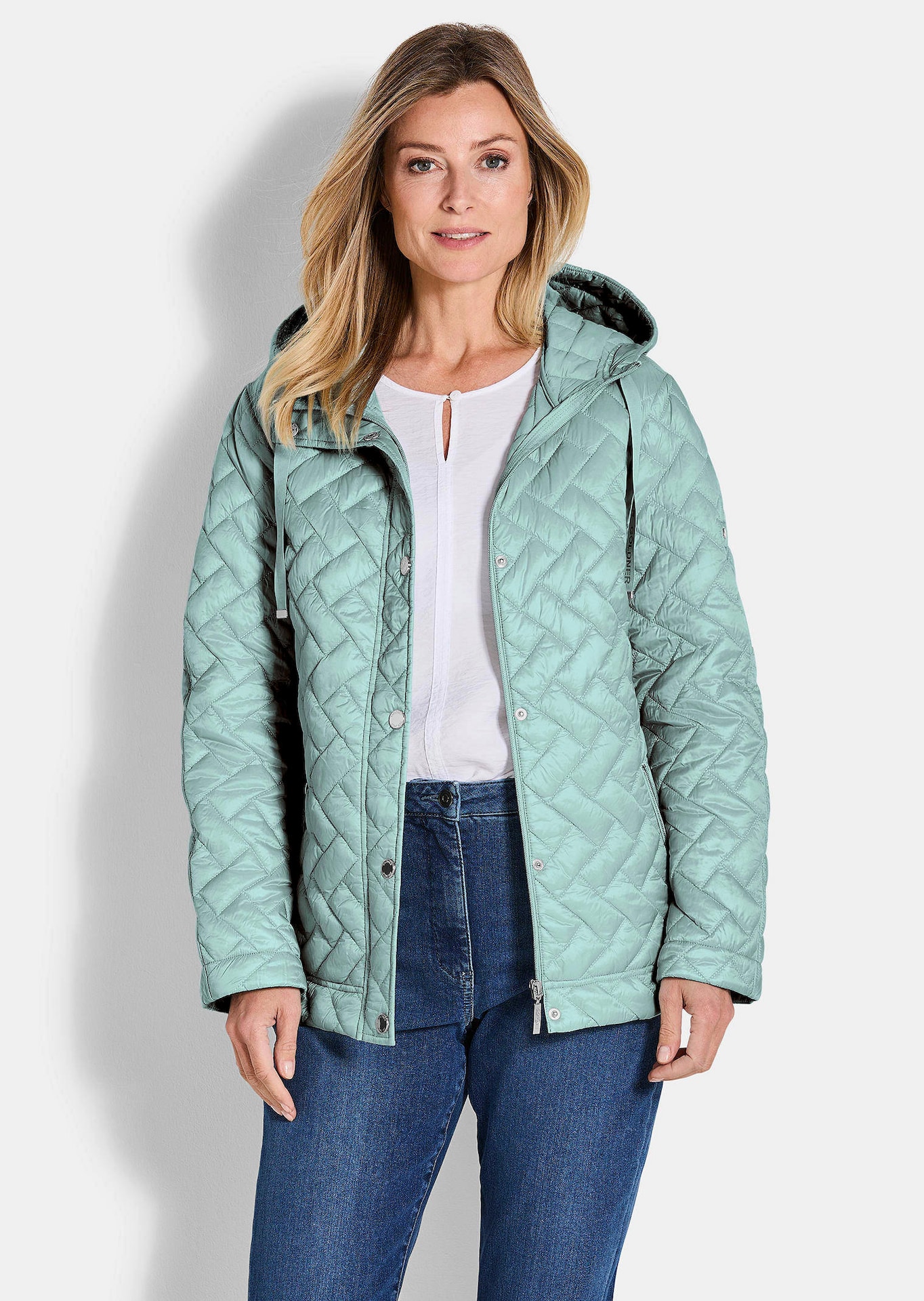 Leichte Steppjacke mit Kapuze