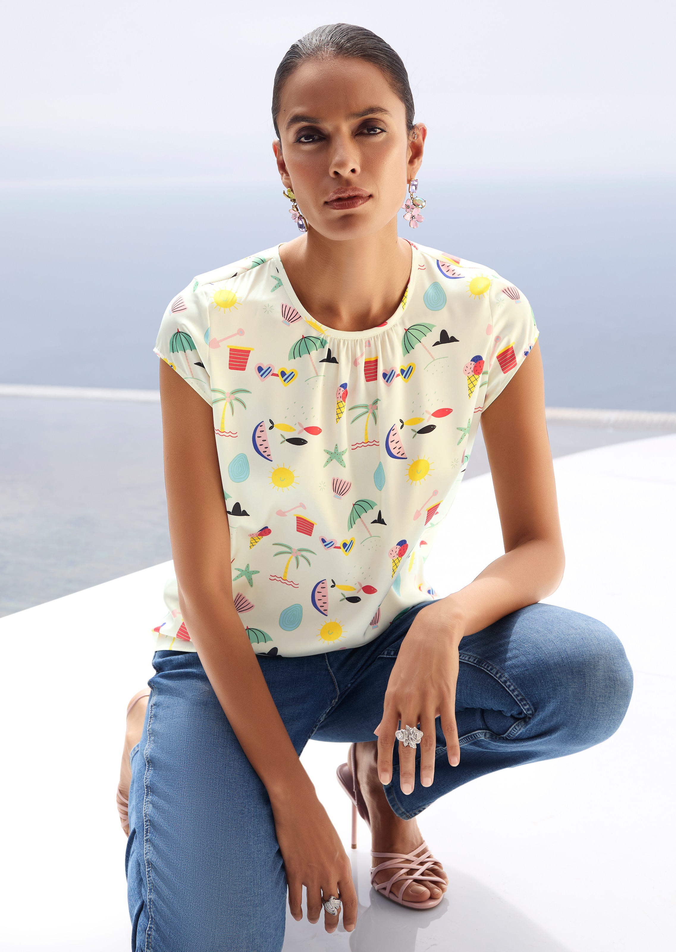 Satinbluse mit sommerlichem Print