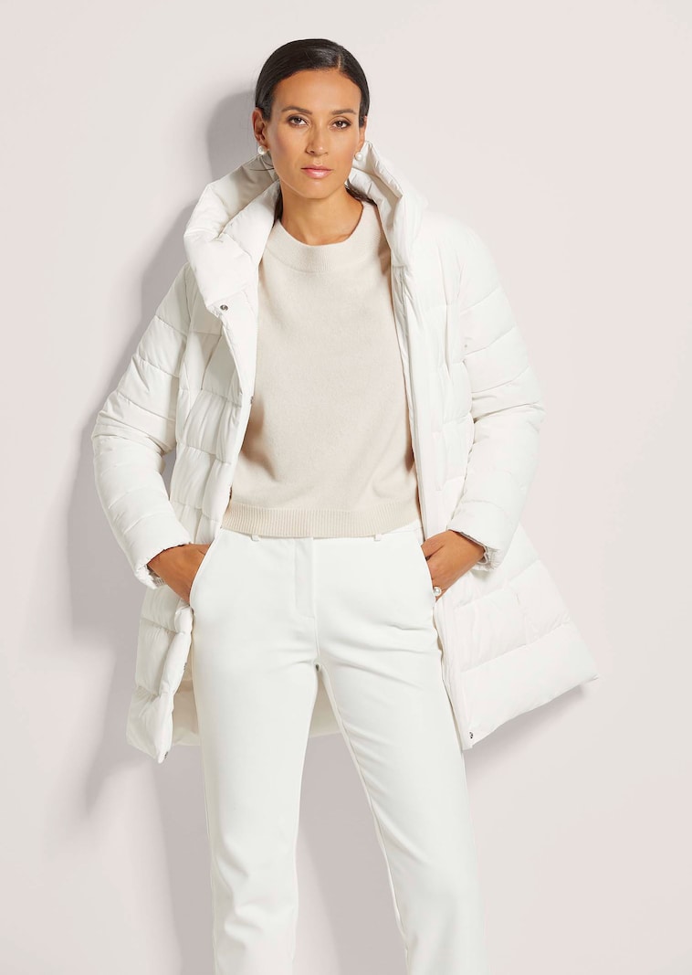 Lange Steppjacke mit Kapuze