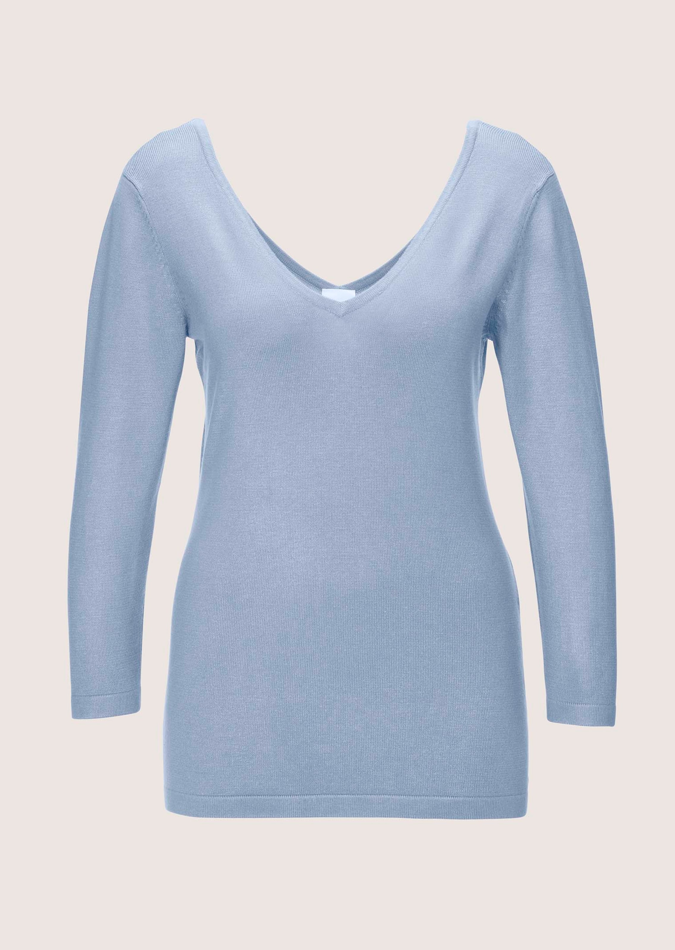 Knitted jumper with low-cut back