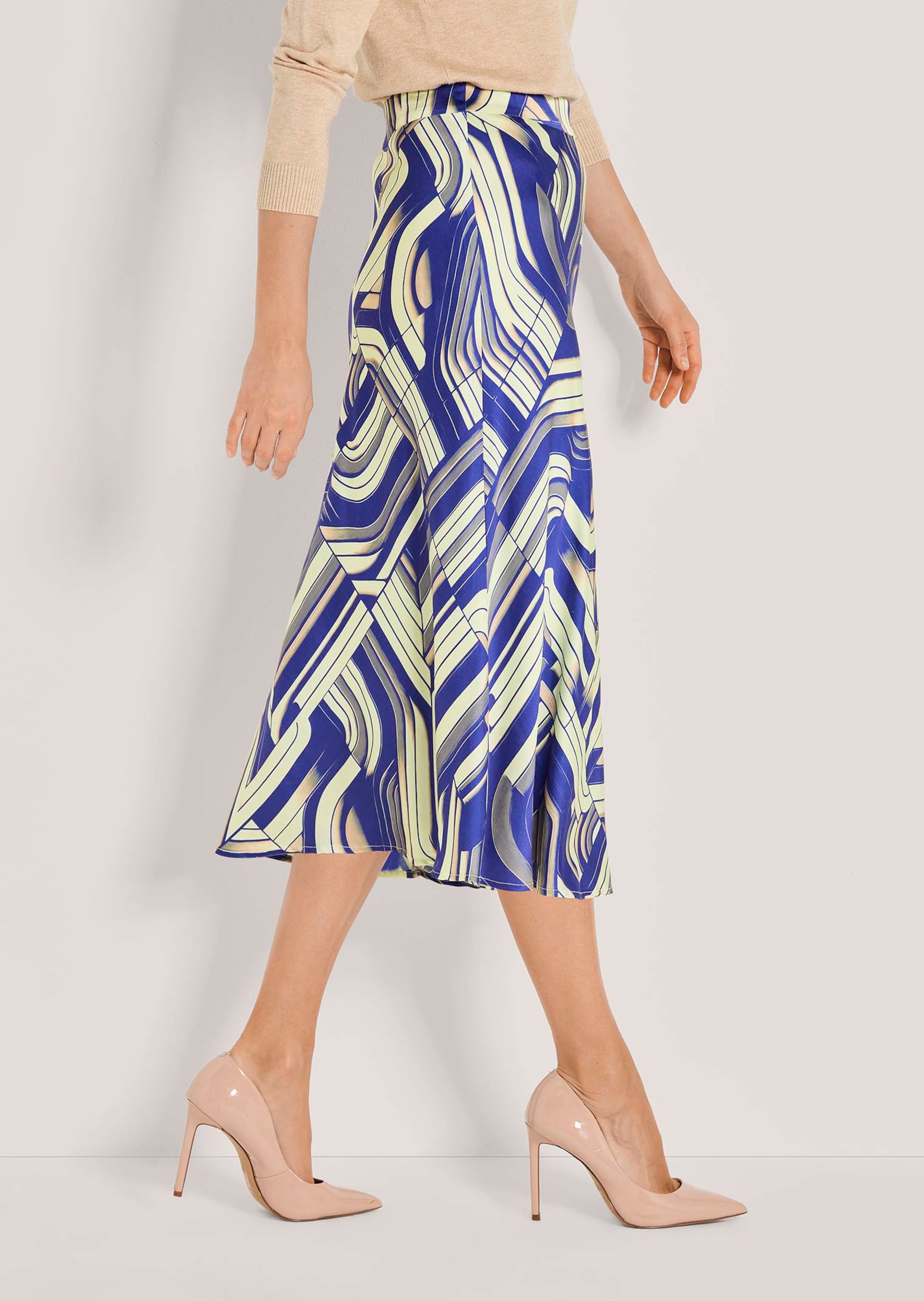 Flared midi skirt with all-over print thumbnail 5