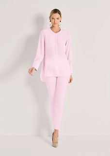 Lange Seidenbluse in kragenloser Form thumbnail 3